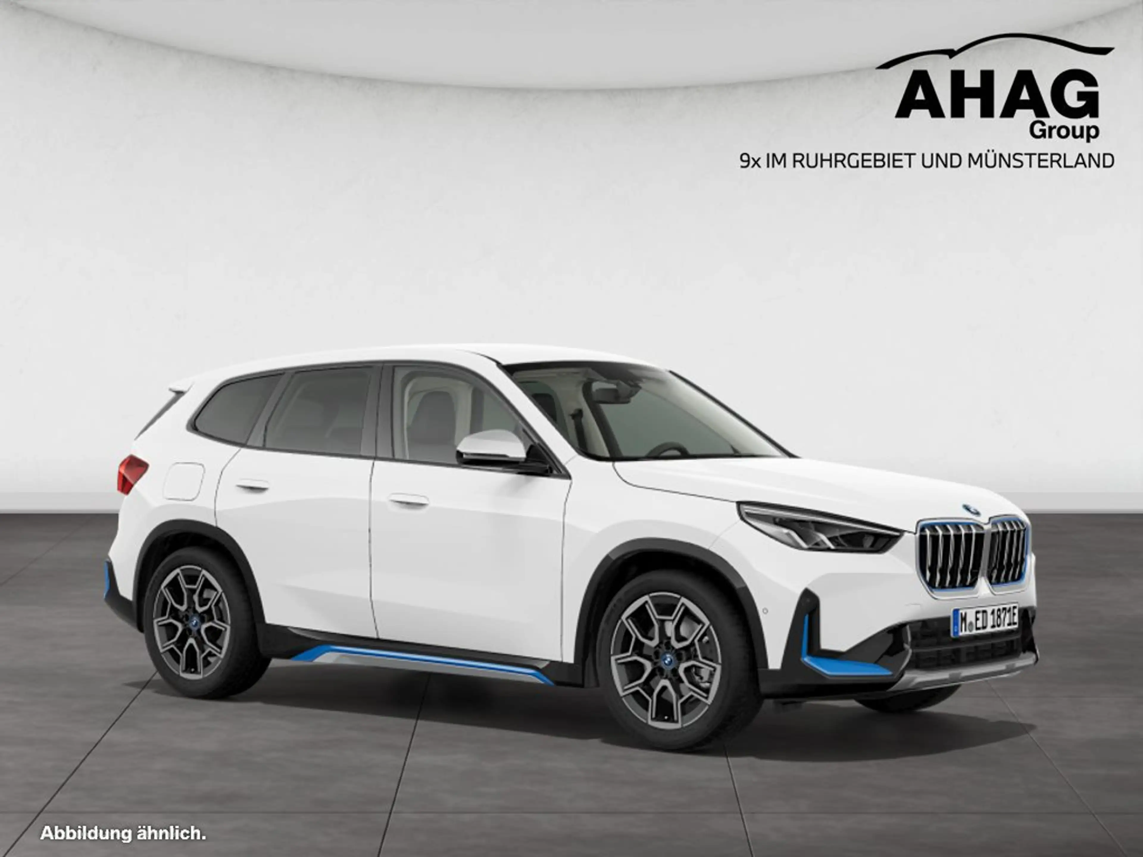 BMW iX1 xDrive30  xLine — photo 9
