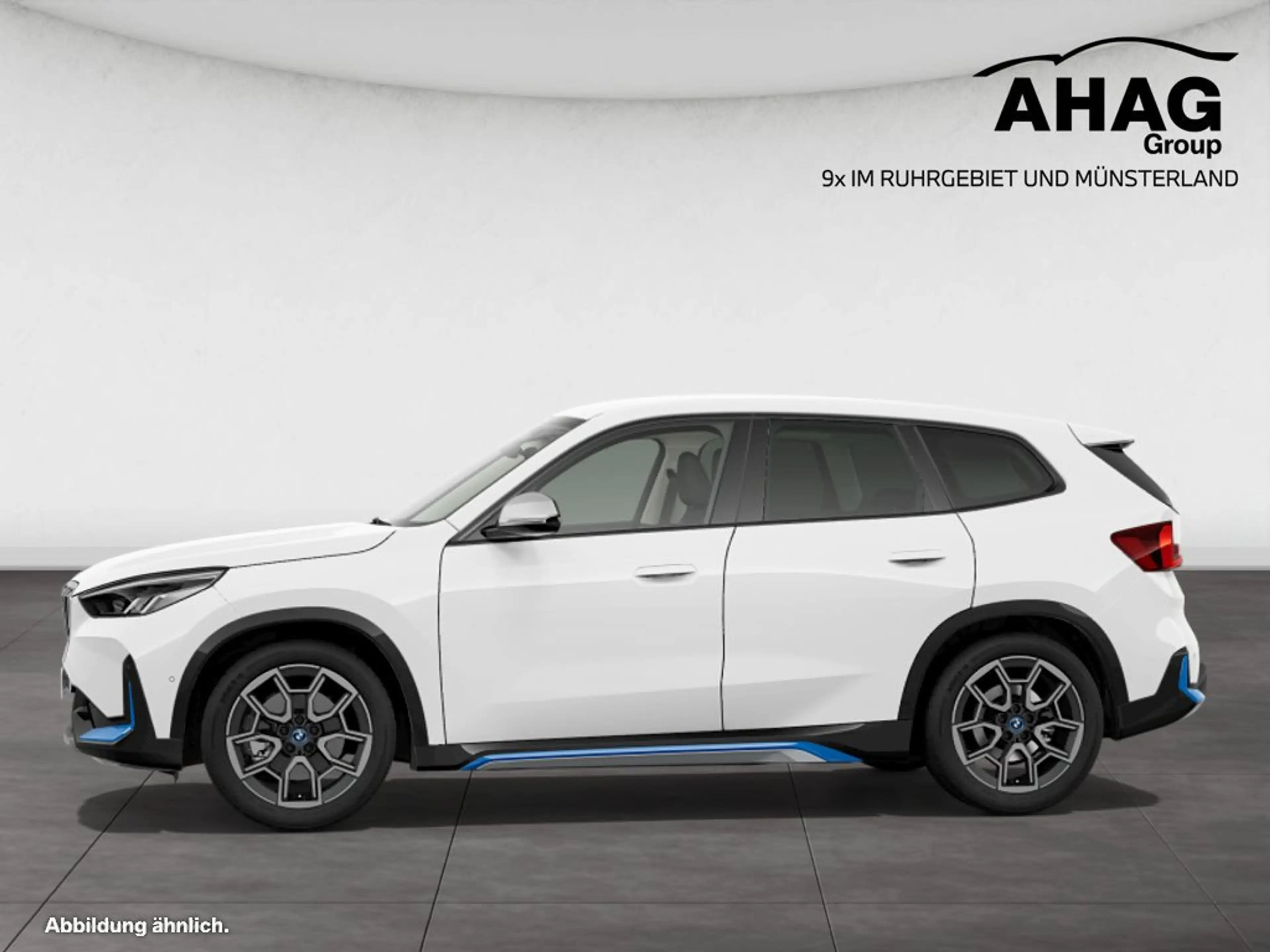 BMW iX1 xDrive30  xLine — photo 5