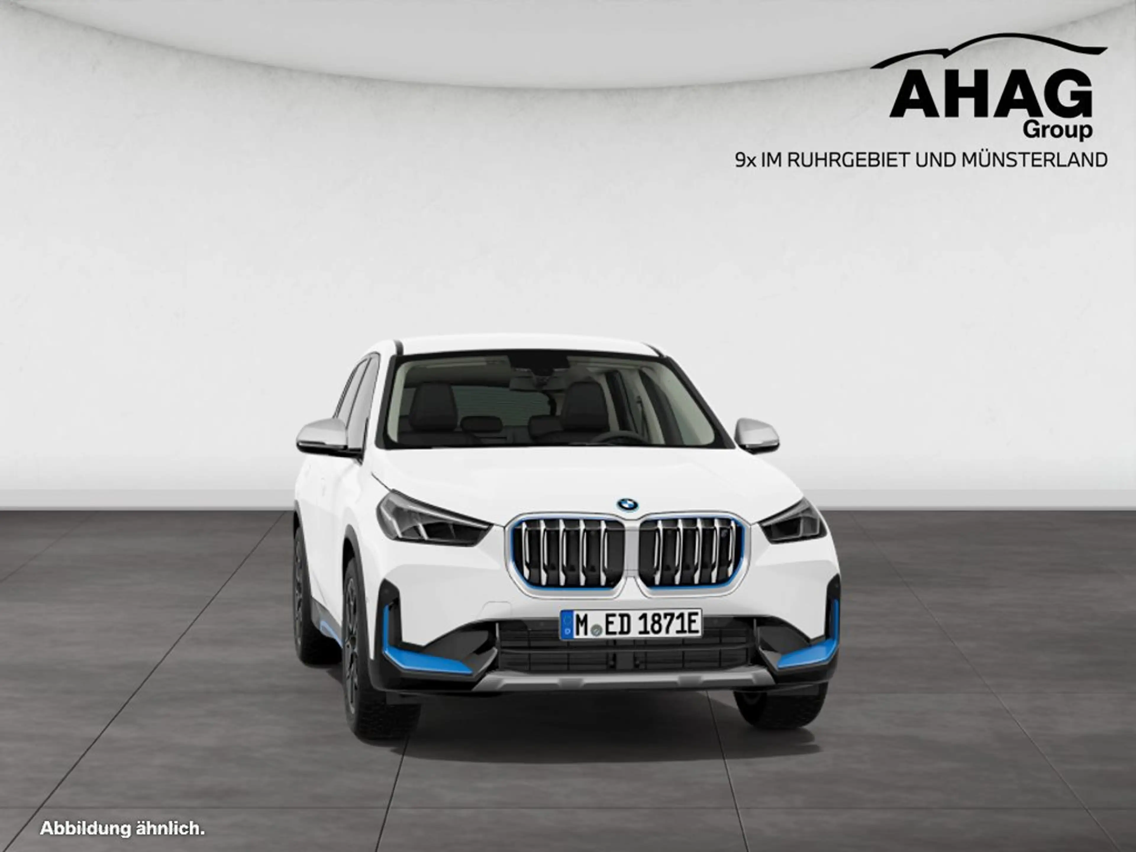 BMW iX1 xDrive30  xLine — photo 10