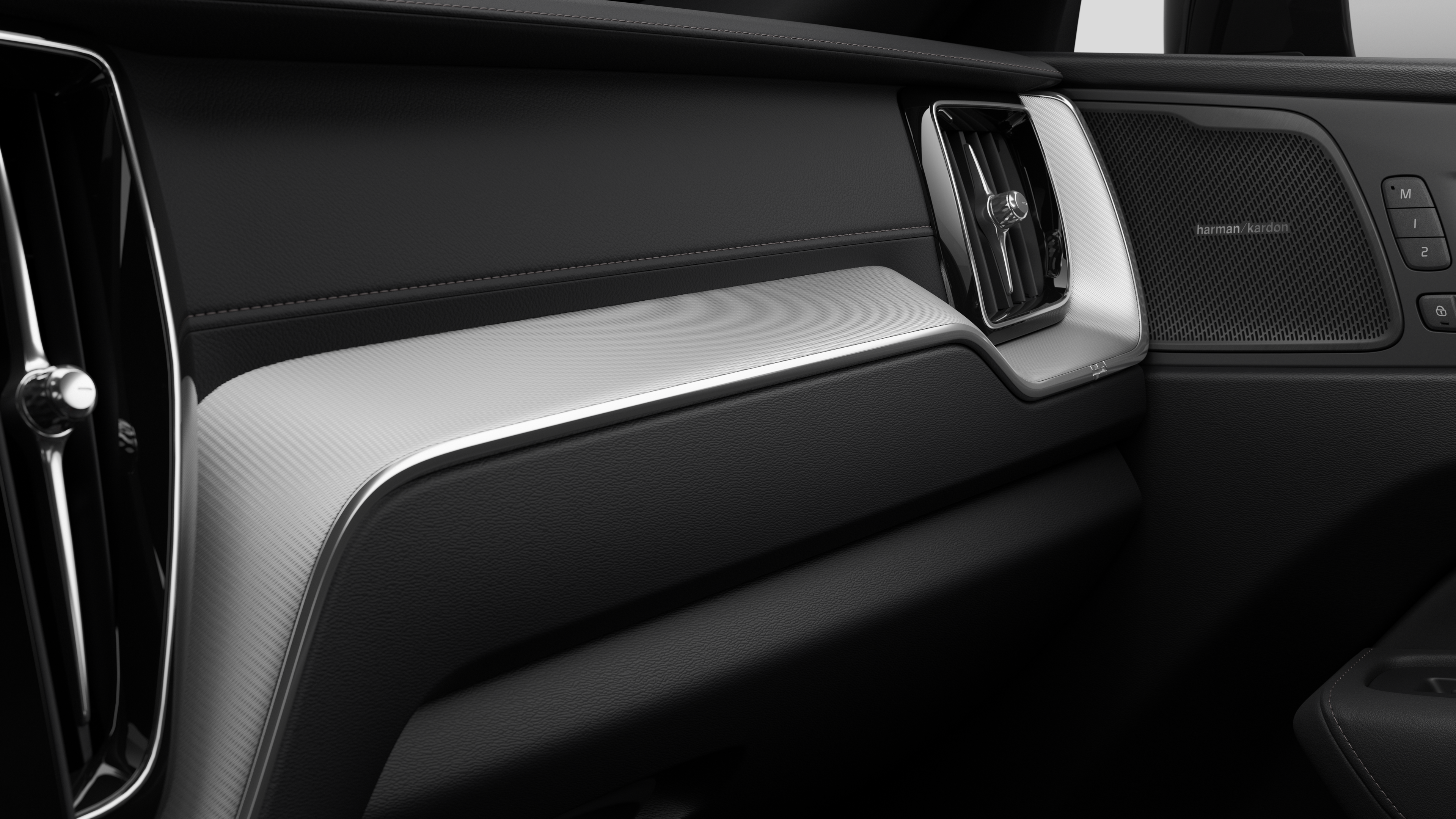 2026 Volvo XC60 B5 Ultra Black Edition thumb 9