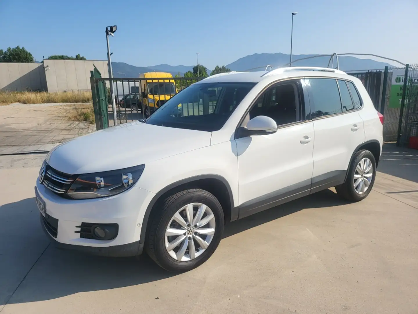 Volkswagen Tiguan 2.0TDI BMT T1 4x2 110 Weiß - 1