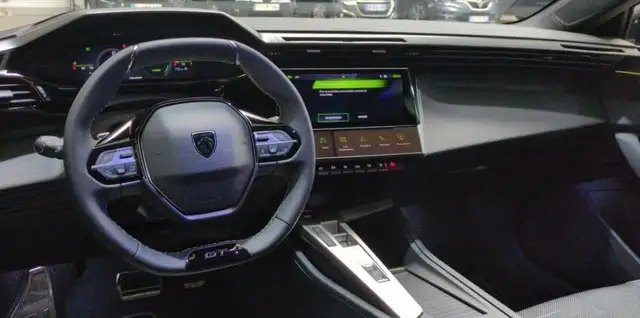 Peugeot 308 view 5