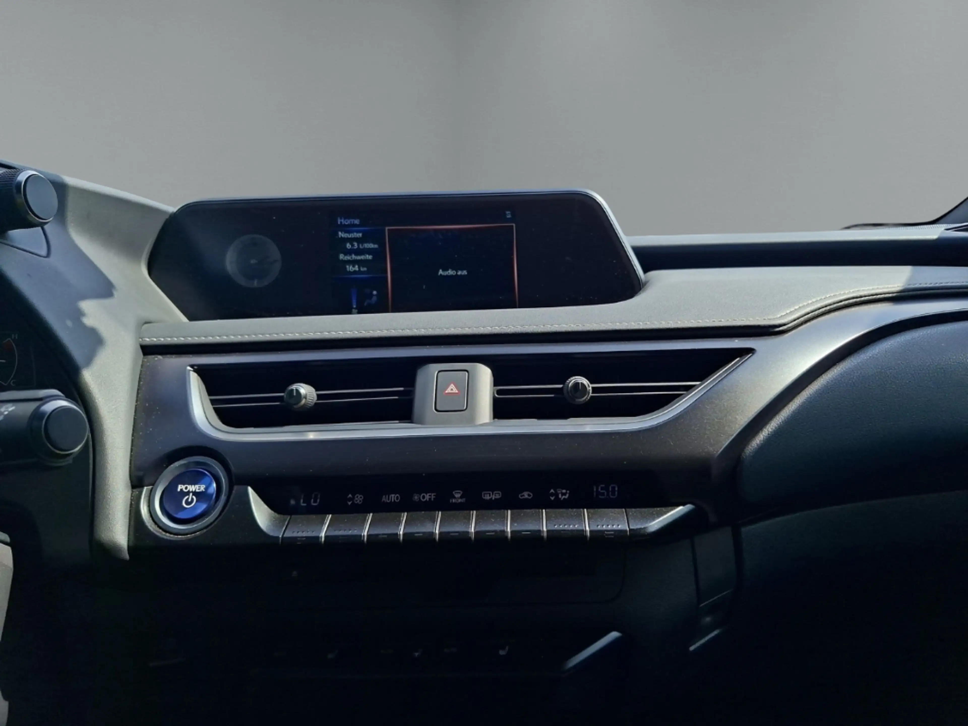 Lexus UX 250h LED ACC Apple CarPlay Android Auto Fahrerprofil Mu — photo 15