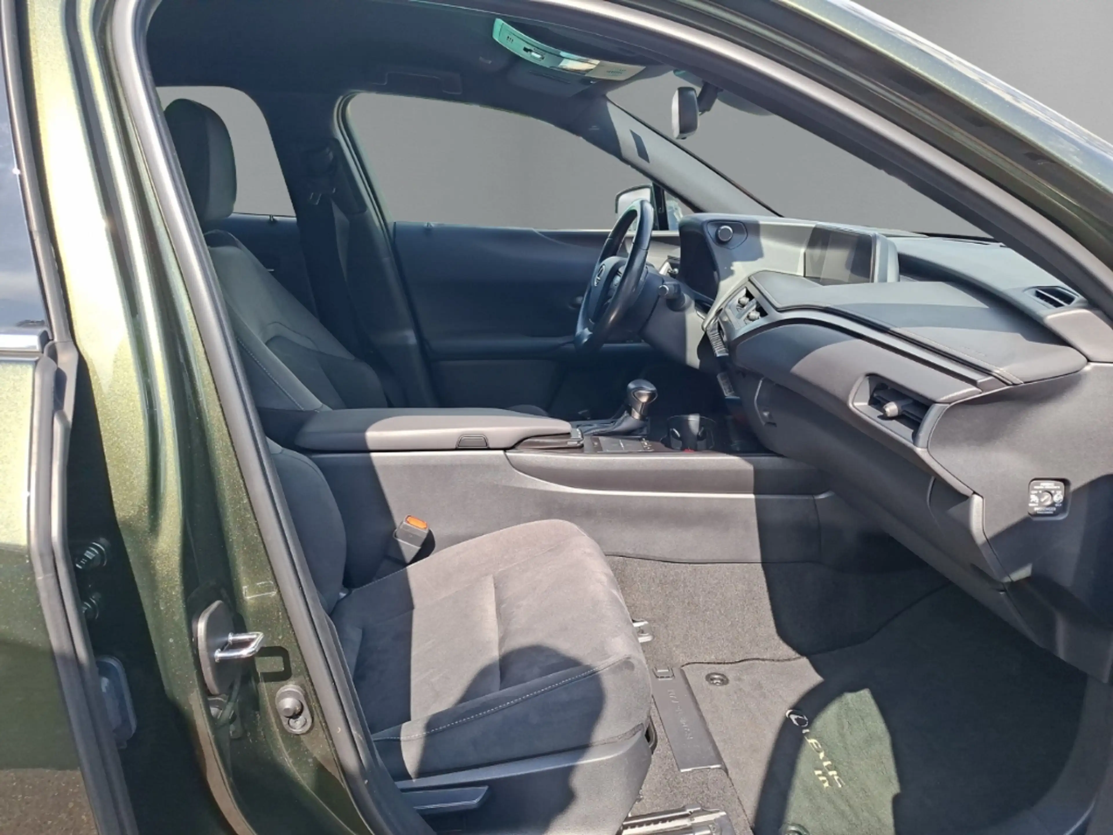 Lexus UX 250h LED ACC Apple CarPlay Android Auto Fahrerprofil Mu — photo 12