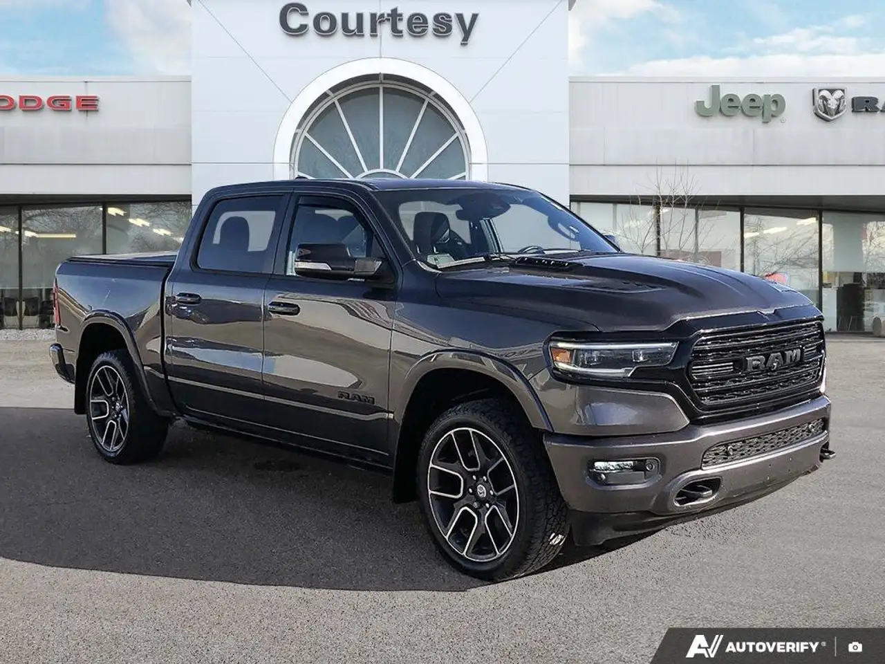 RAM 1500 снимка RAM 1500