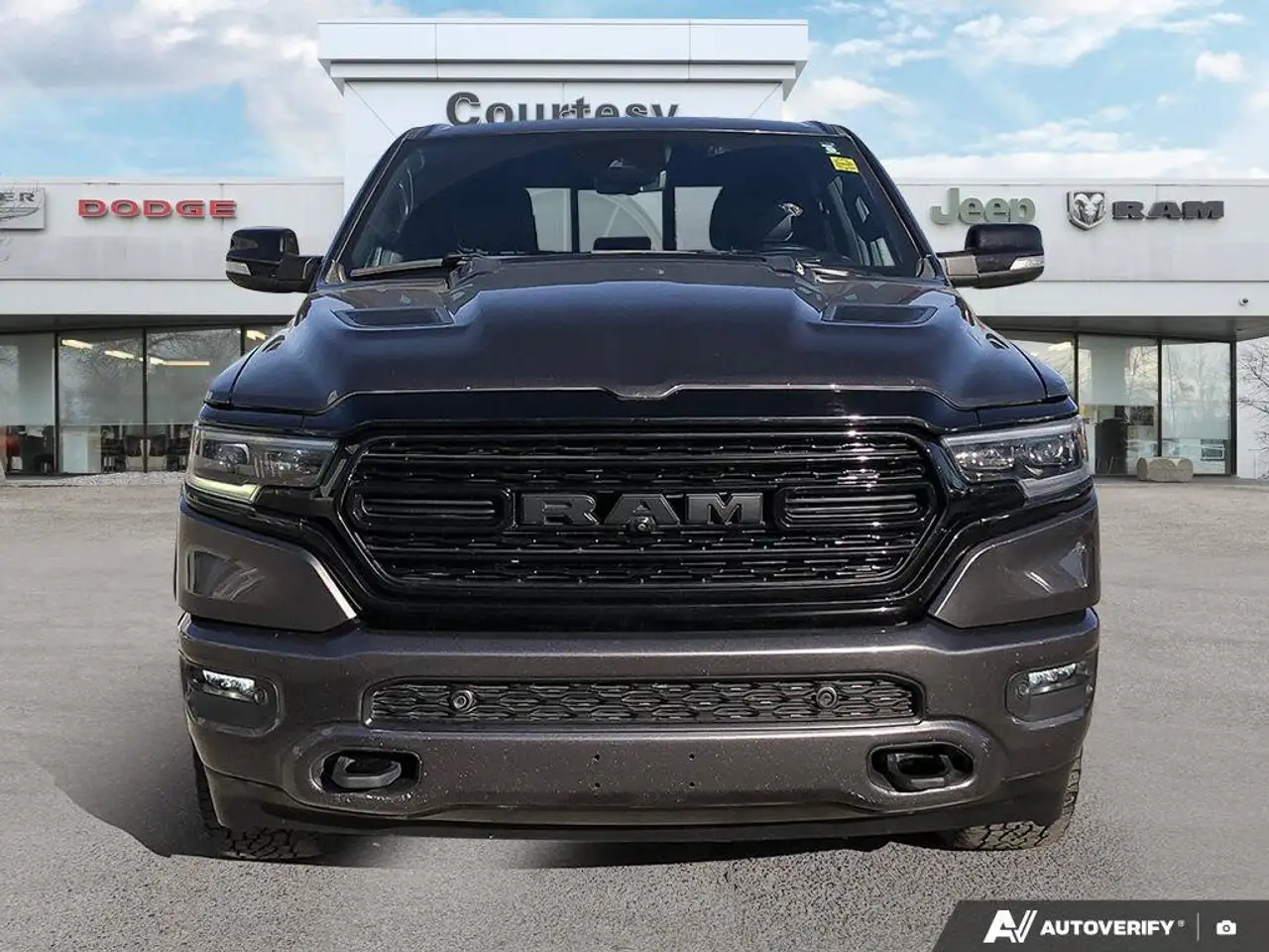RAM 1500 снимка RAM 1500