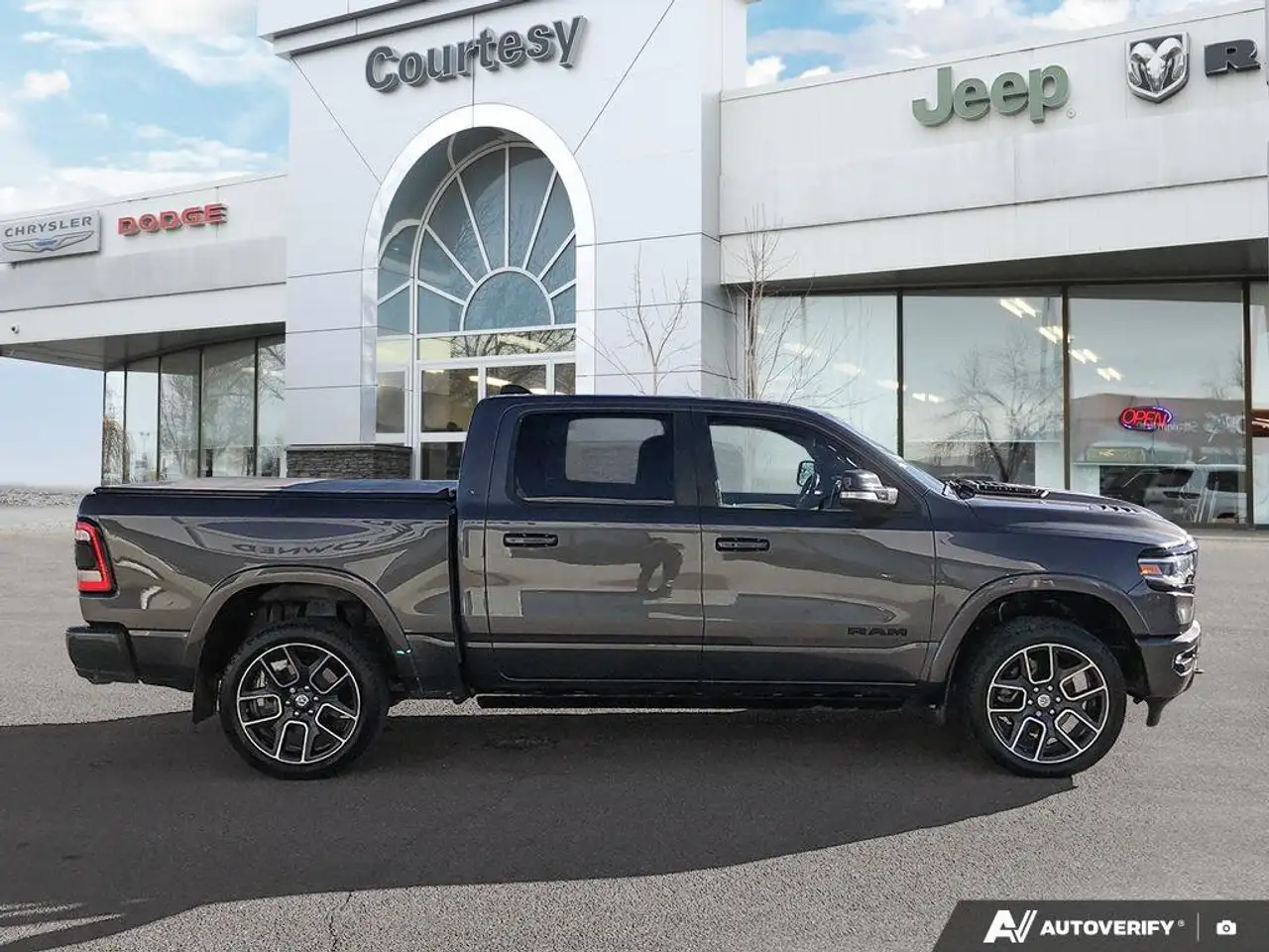 RAM 1500 снимка RAM 1500
