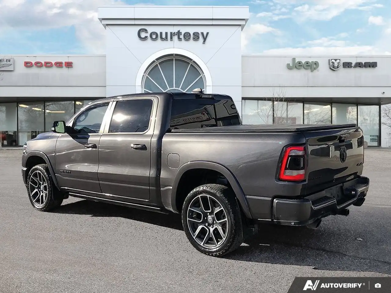 RAM 1500 снимка RAM 1500