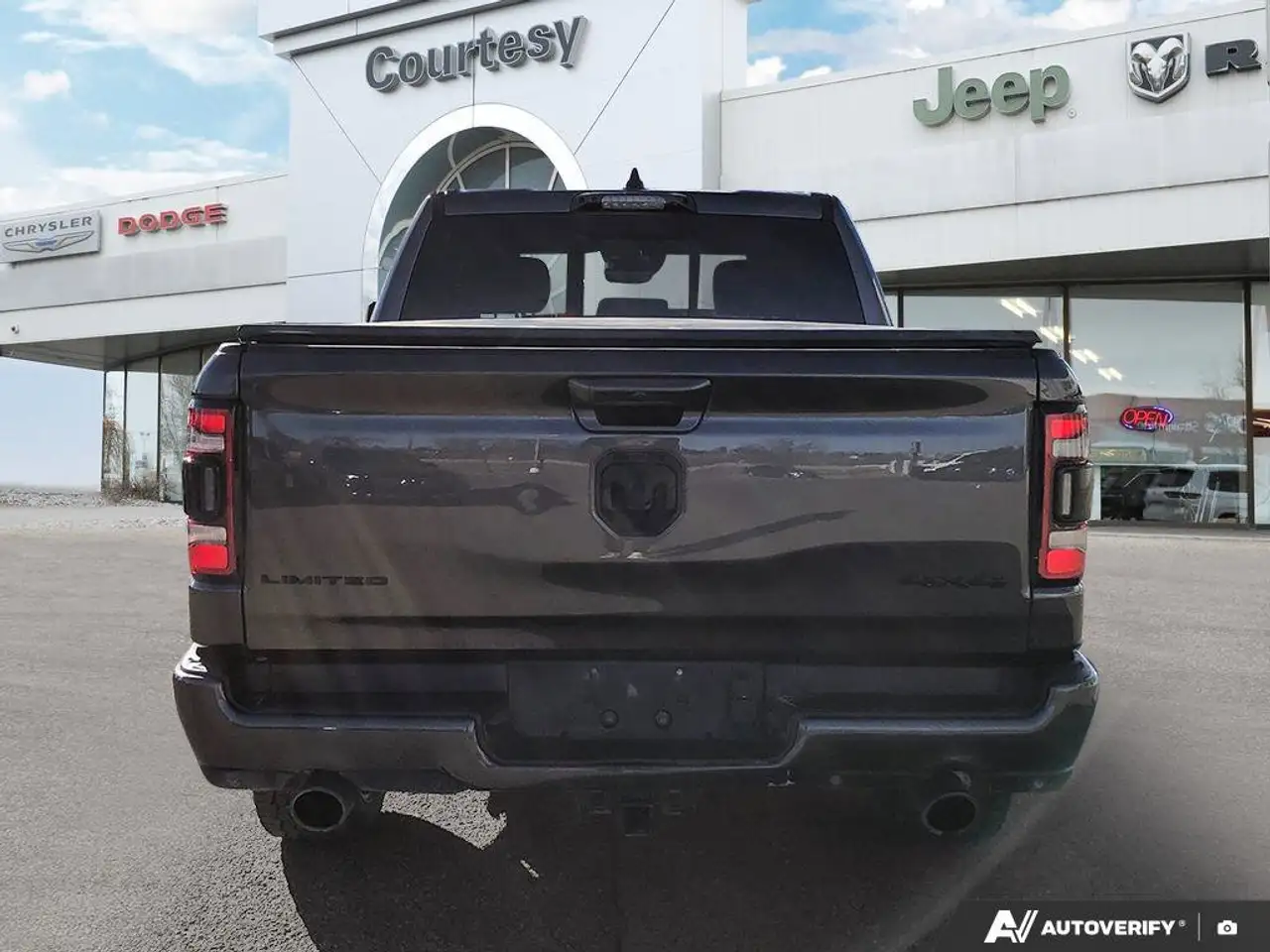 RAM 1500 снимка RAM 1500