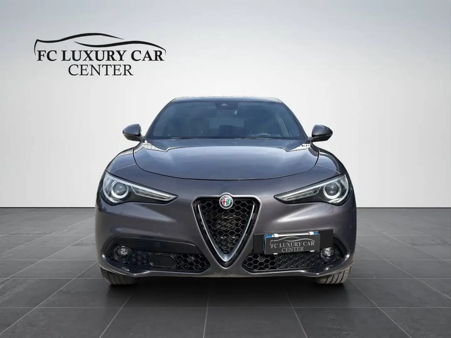 Alfa Romeo Stelvio 2.2 t Executive Q4 210cv auto Grijs - 2