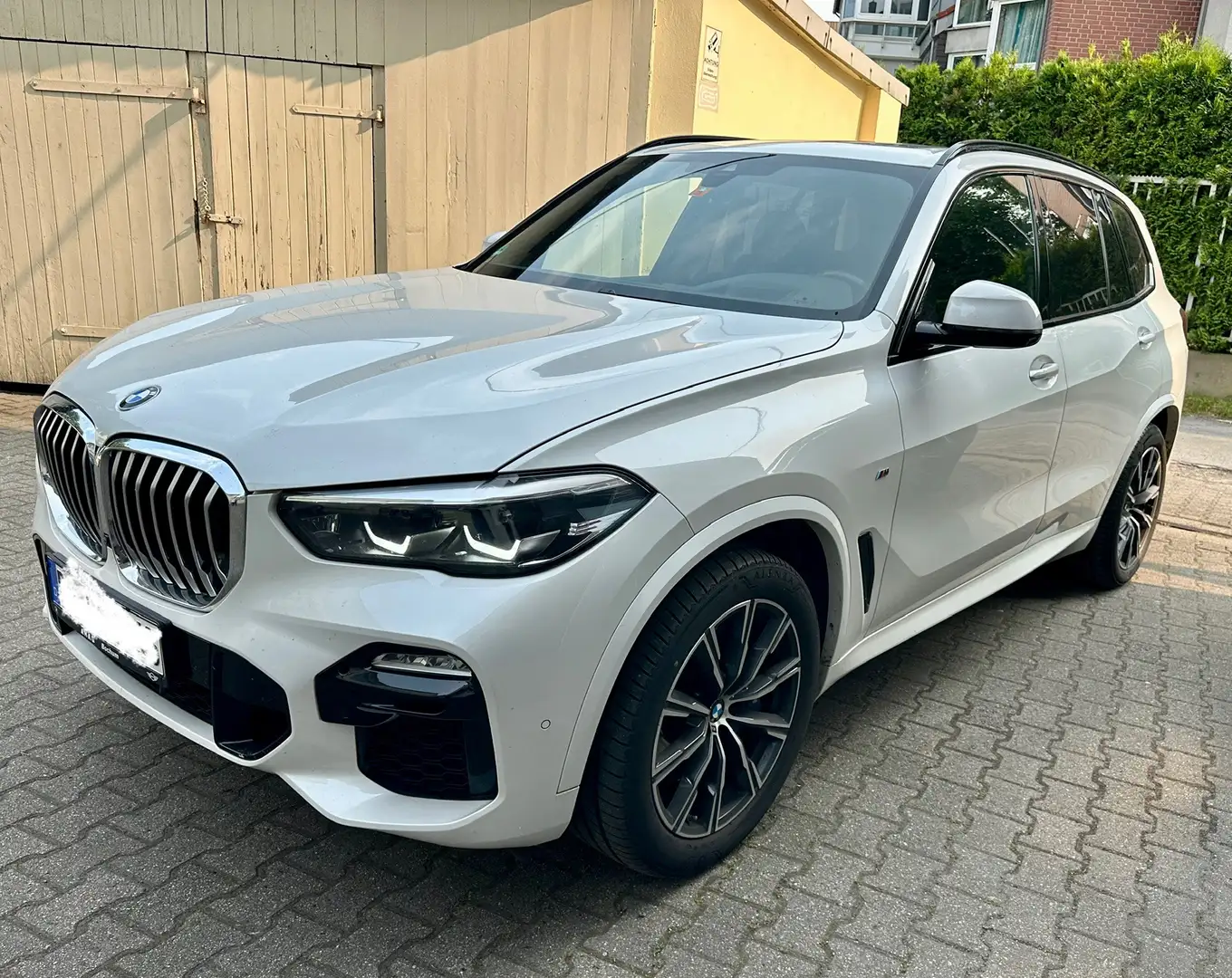 BMW X5 M M xDrive 30d M Sport mit Gestiksteuerung Biały - 2
