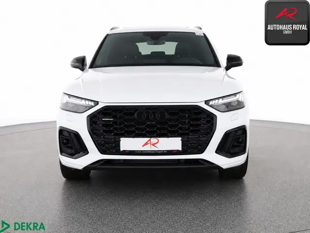 Audi Q5 view 8