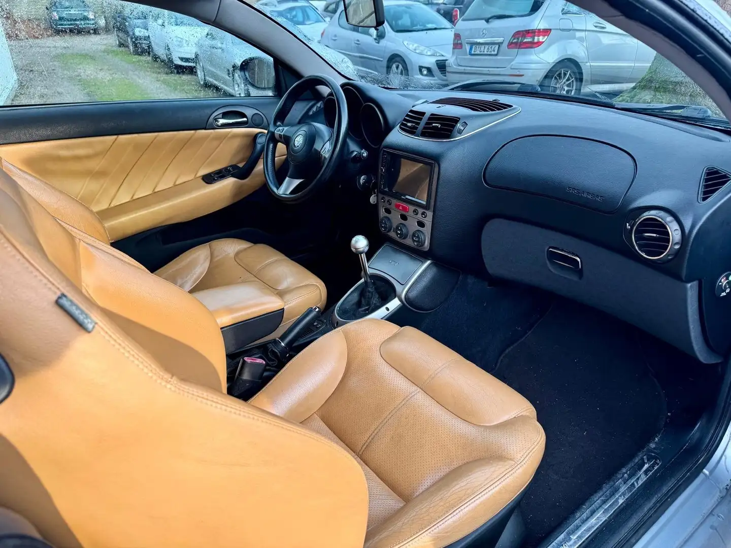 Alfa Romeo GT 2.0 JTS Distinctive Klima Leder 17"Alu Schaltgang Argent - 2