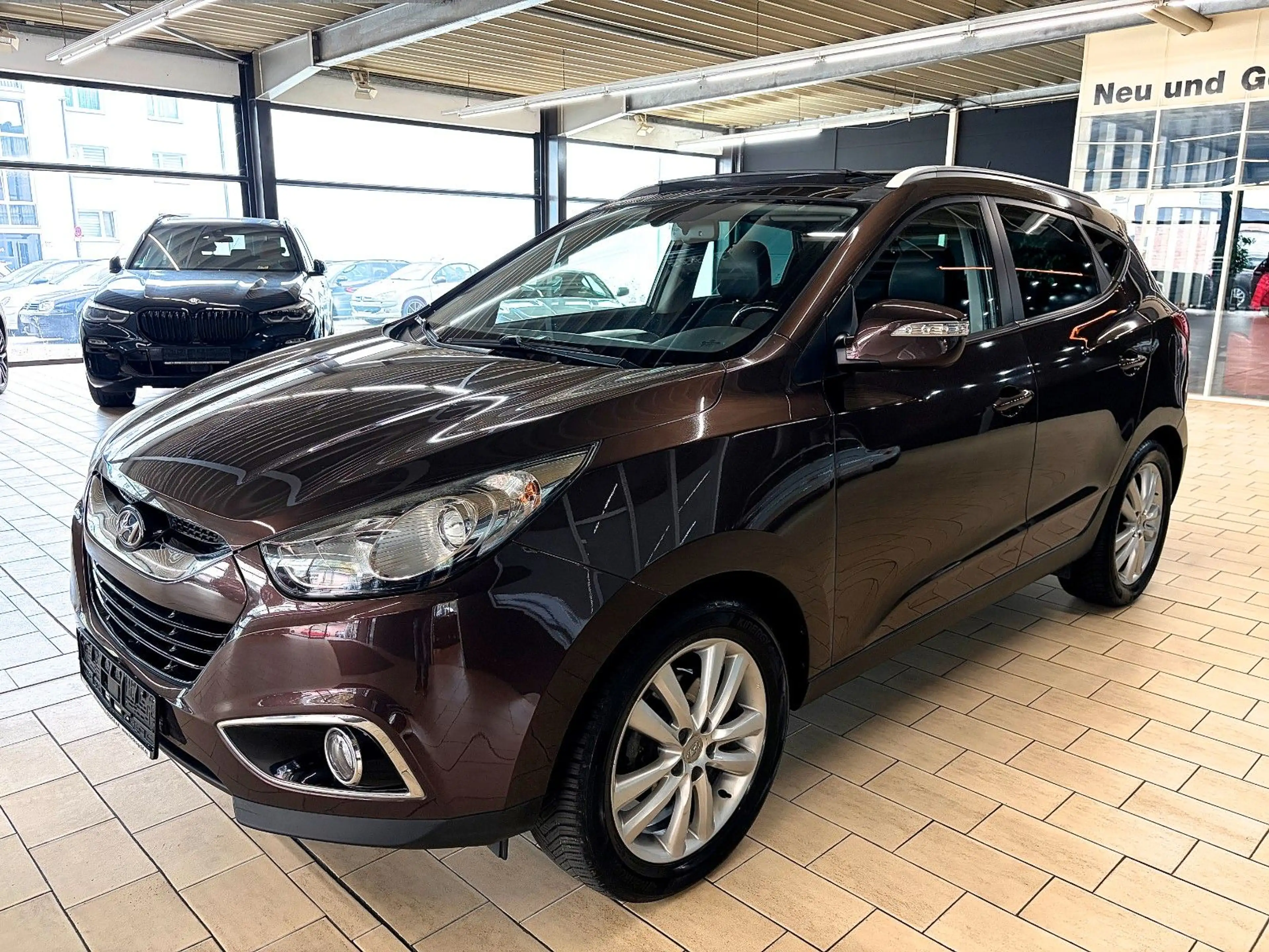 Hyundai iX35 PREMIUM AWD *AUTOM+NAVI+PANO+LEDER+18'ALU* — photo 2