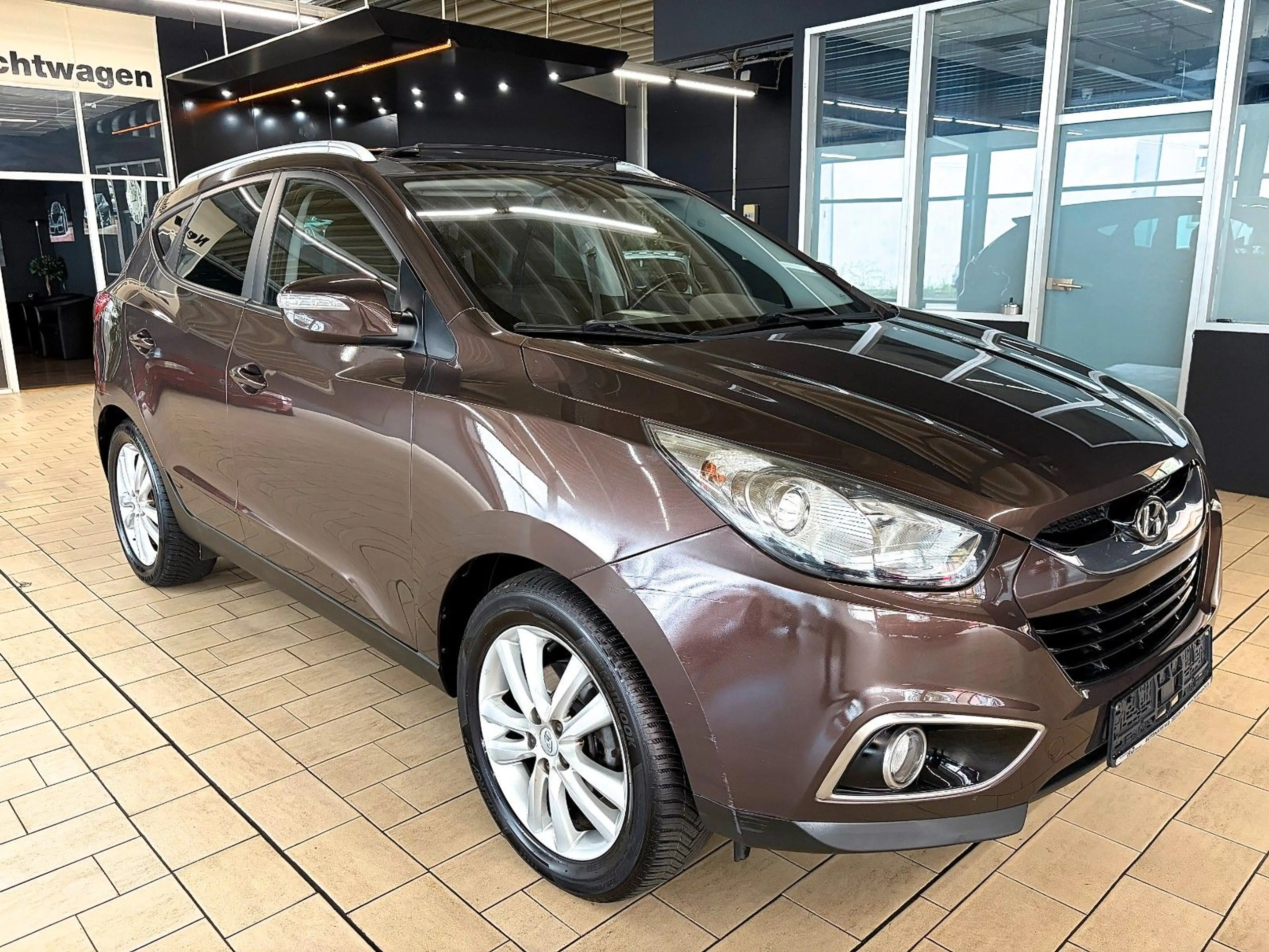 Hyundai iX35 PREMIUM AWD *AUTOM+NAVI+PANO+LEDER+18'ALU*