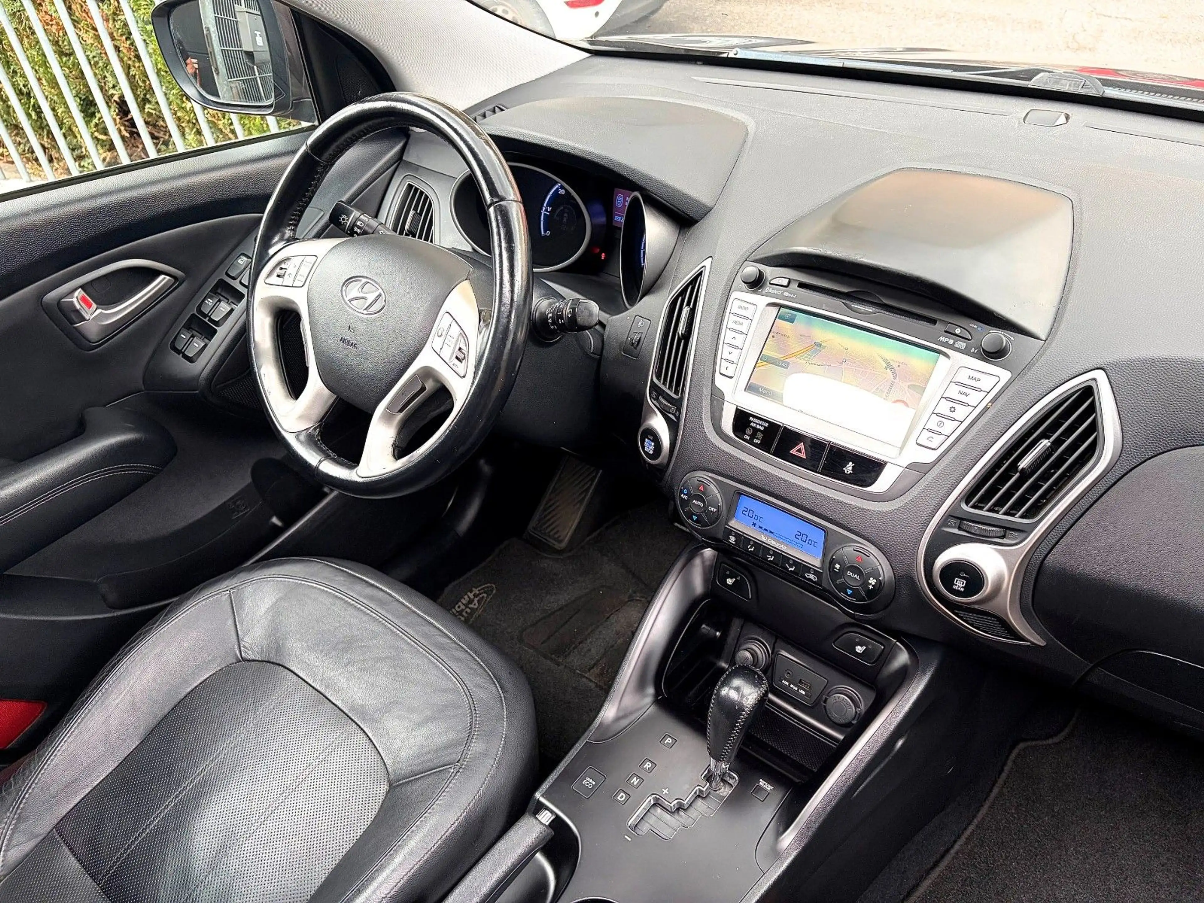 Hyundai iX35 PREMIUM AWD *AUTOM+NAVI+PANO+LEDER+18'ALU* — photo 14