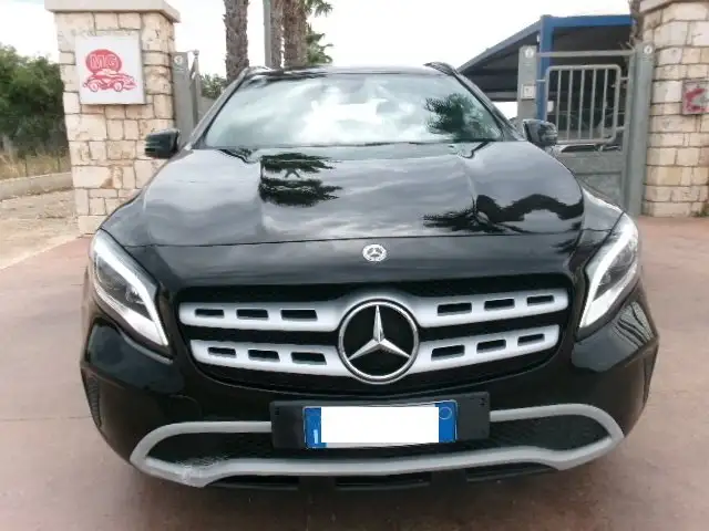 Mercedes-Benz GLA 200 GLA 200 d Premium auto