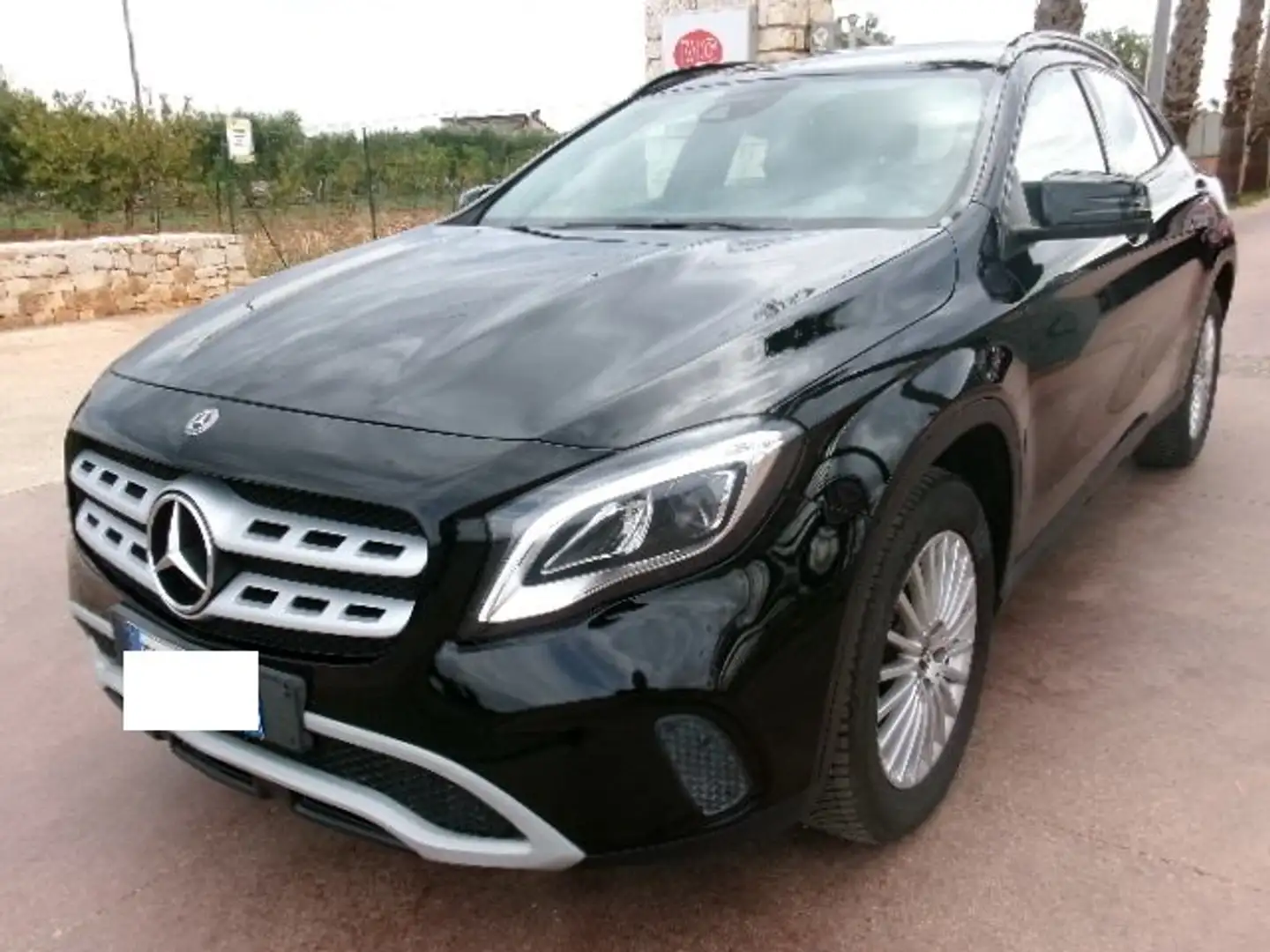 Mercedes-Benz GLA 200 GLA 200 d Premium auto Schwarz - 2