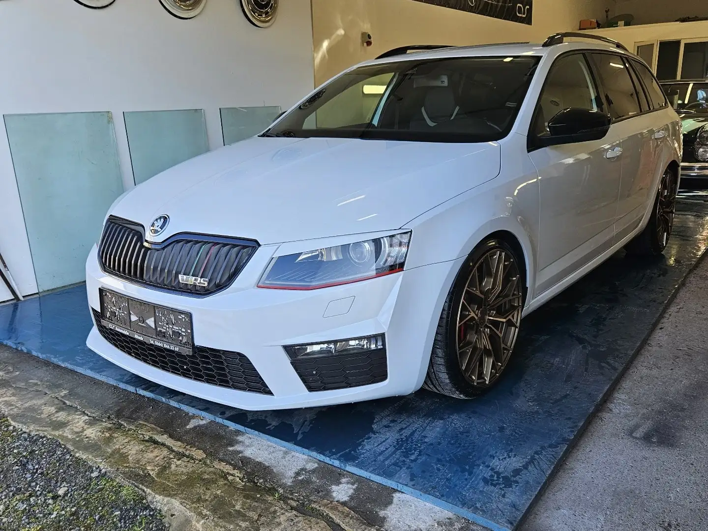 Skoda Octavia Combi RS 2,0 TDI Green tec DSG Weiß - 1