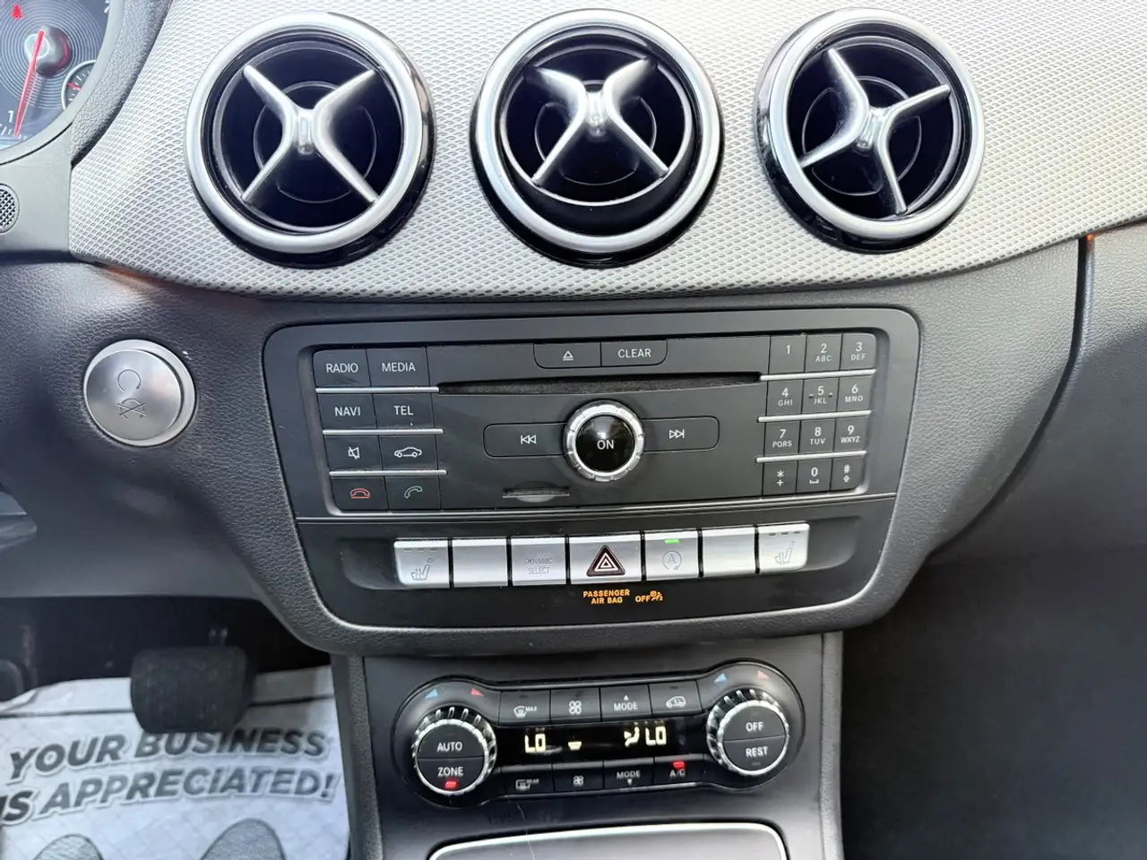 Mercedes-Benz B-Class снимка Mercedes-Benz B-Class