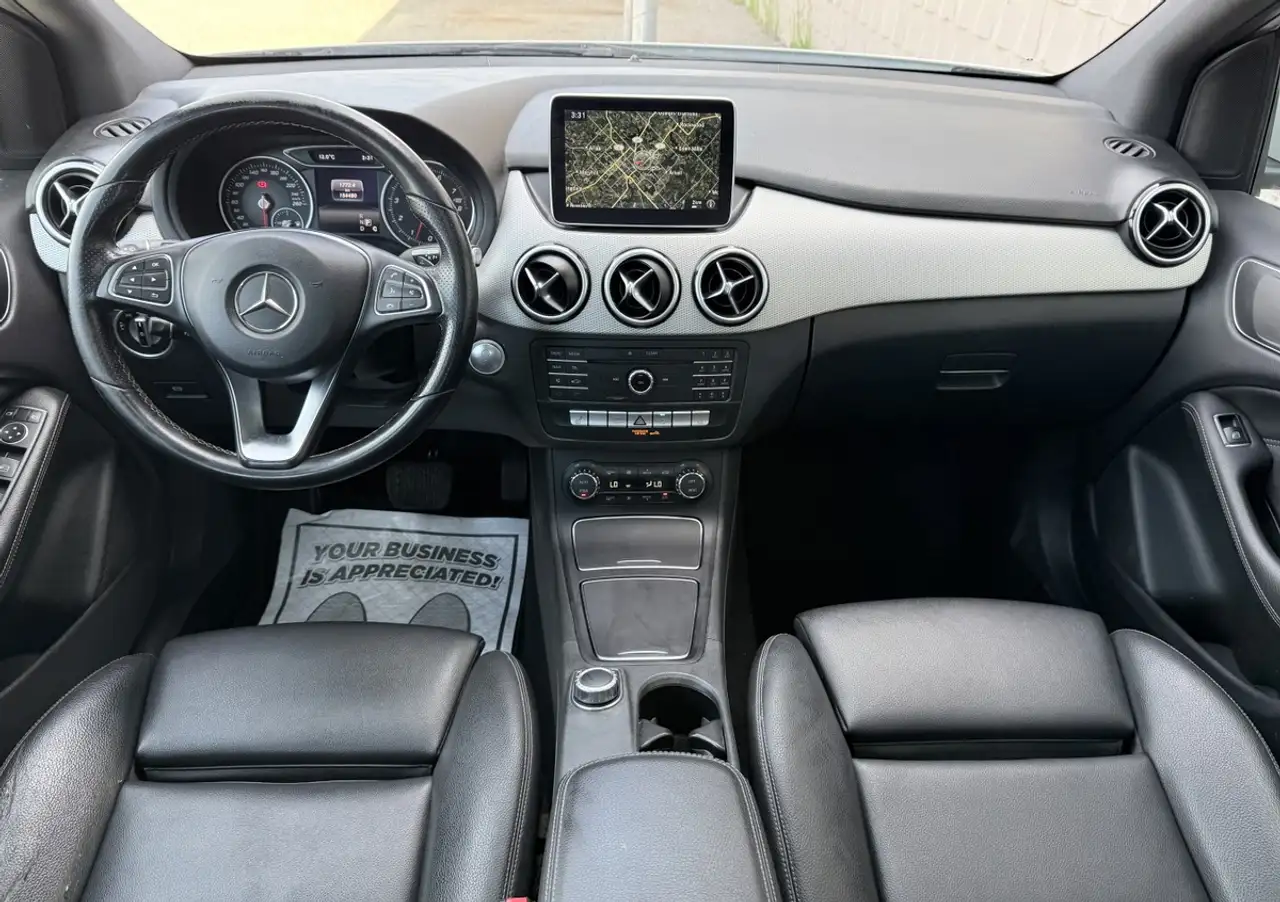 Mercedes-Benz B-Class снимка Mercedes-Benz B-Class