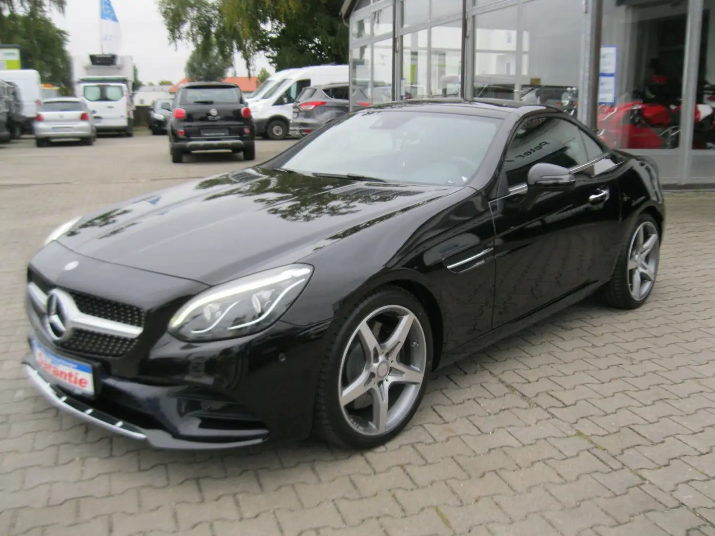 Mercedes-Benz SLC 300 AMG *Leder+Navi+Airscarf* Schwarz - 1