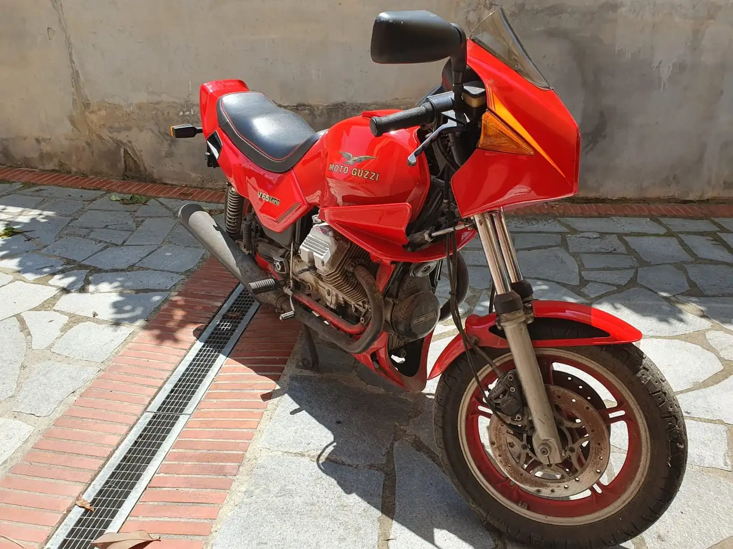 Moto Guzzi V 65 Lario Rosso - 2
