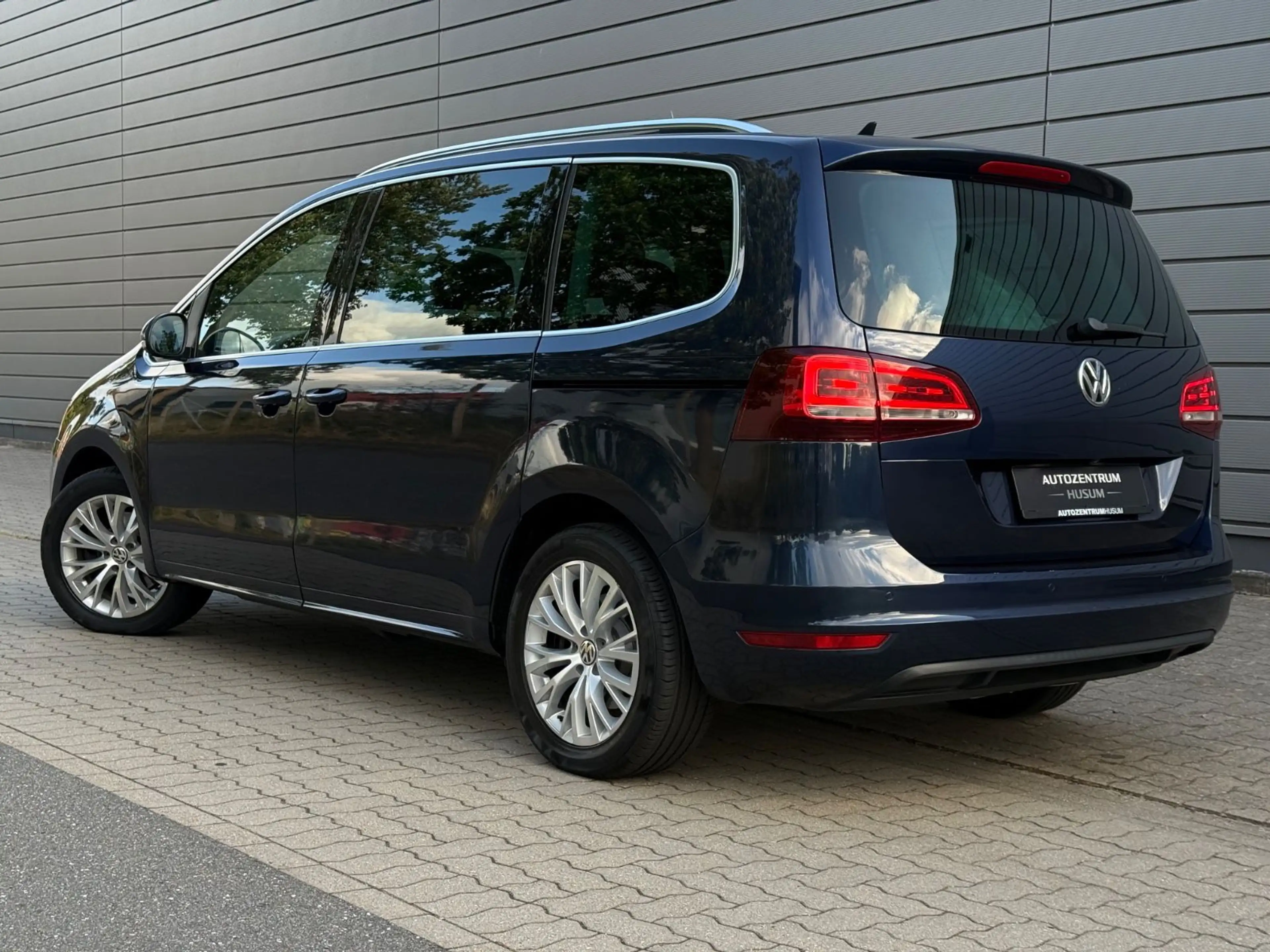 Volkswagen Sharan Highline *HU/AU*SHZ*SCHECKHEFT*PANO* — photo 7