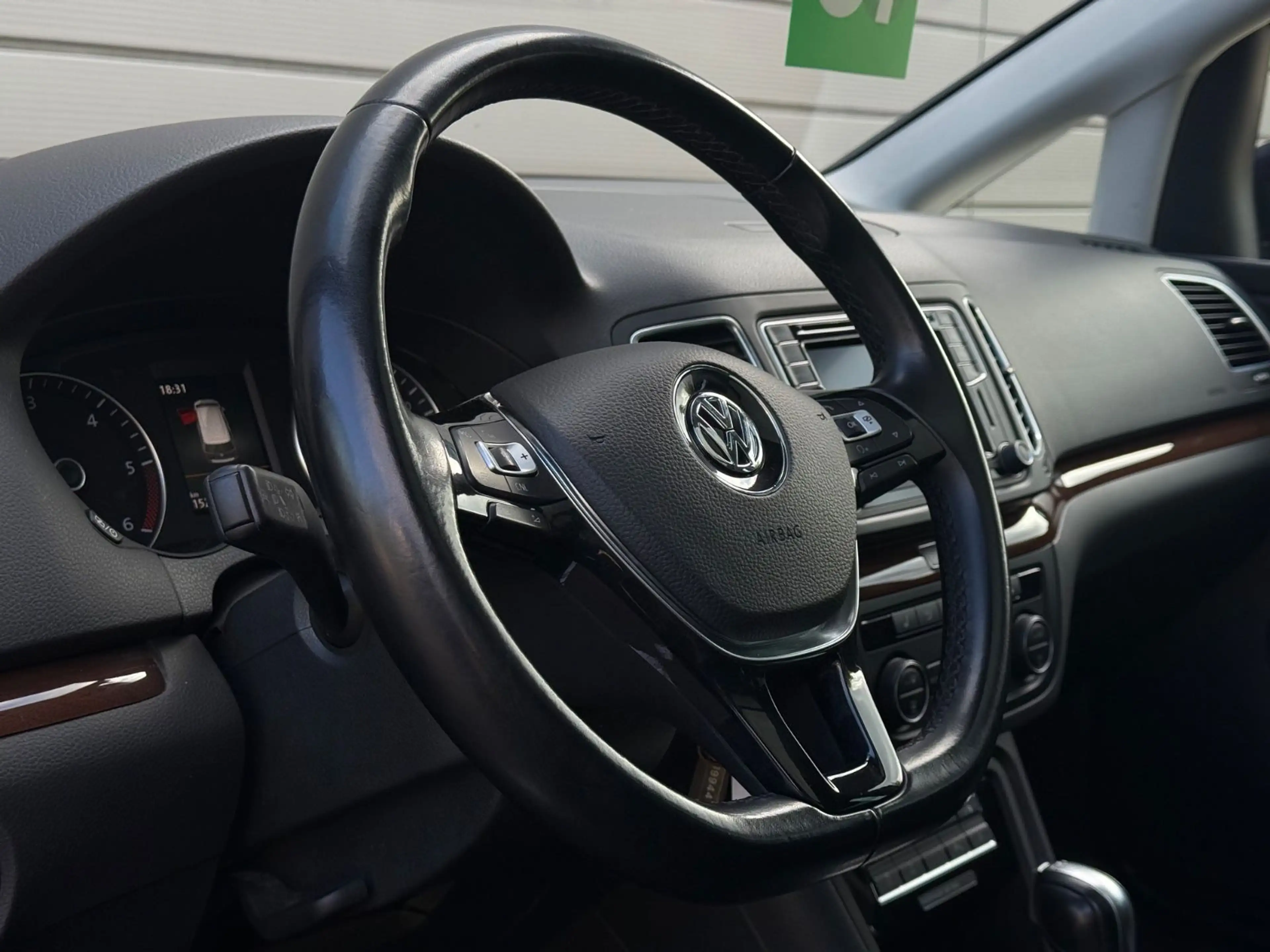 Volkswagen Sharan Highline *HU/AU*SHZ*SCHECKHEFT*PANO* — photo 15