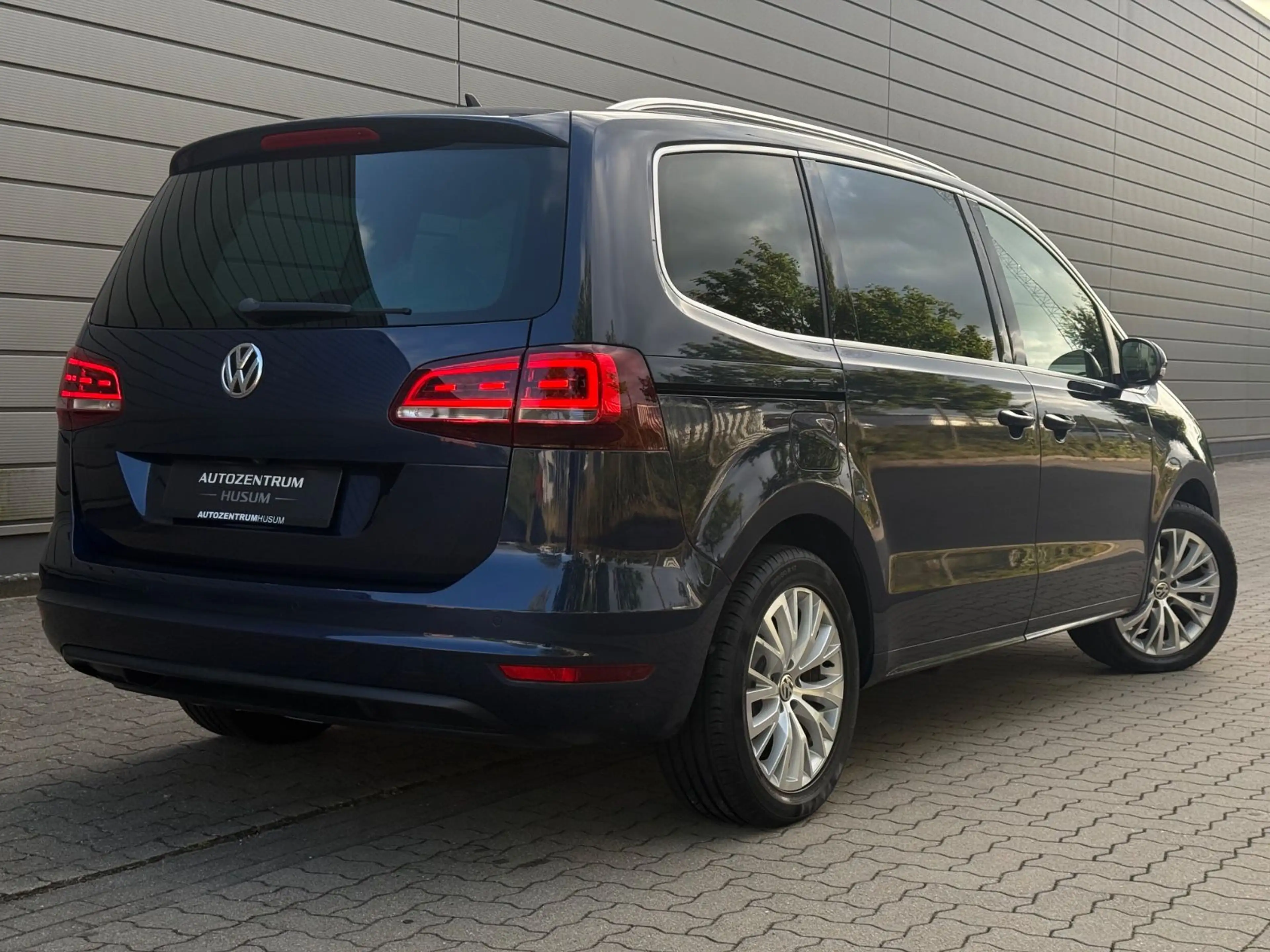 Volkswagen Sharan Highline *HU/AU*SHZ*SCHECKHEFT*PANO* — photo 9