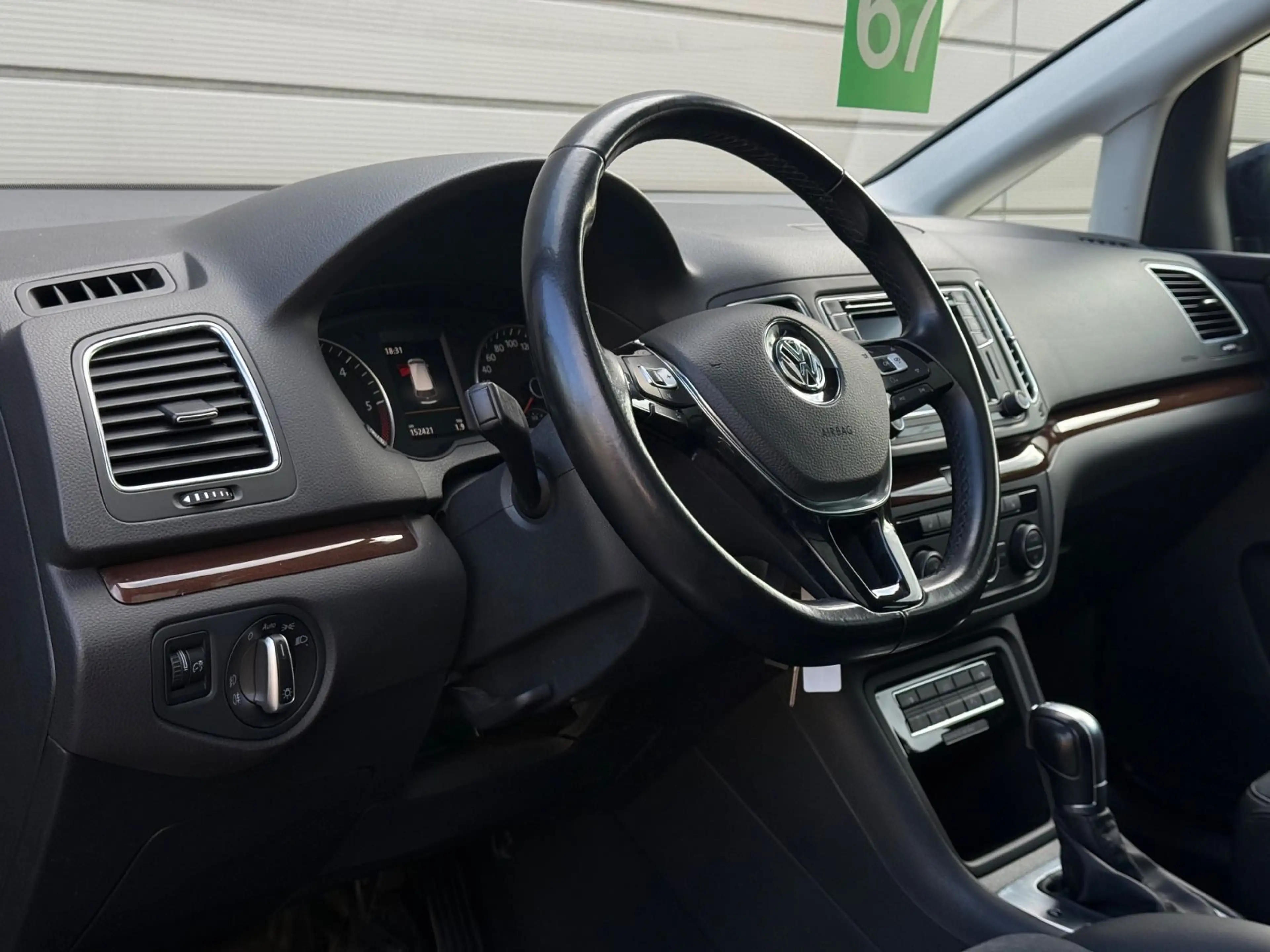 Volkswagen Sharan Highline *HU/AU*SHZ*SCHECKHEFT*PANO* — photo 14
