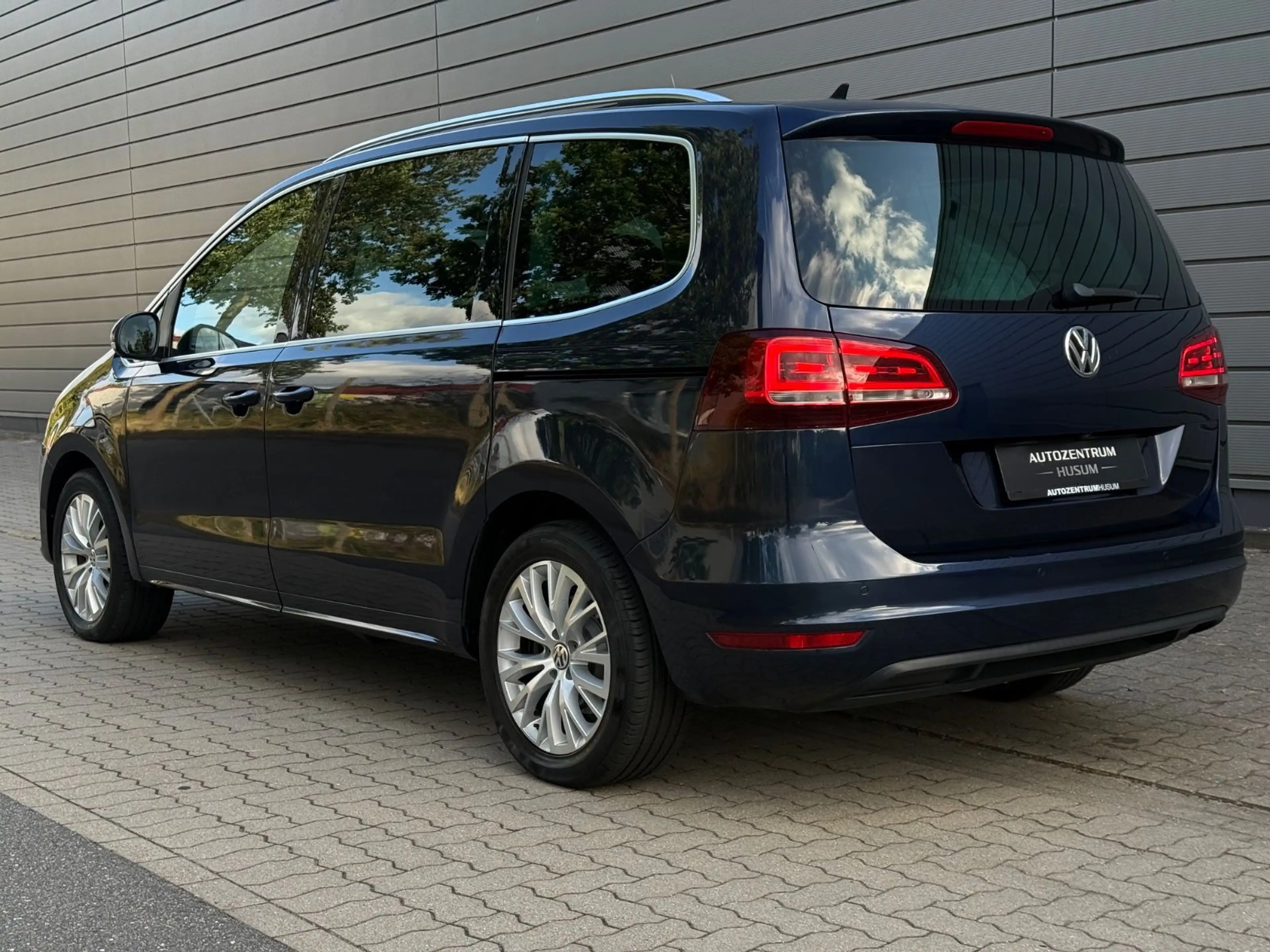 Volkswagen Sharan Highline *HU/AU*SHZ*SCHECKHEFT*PANO* — photo 8