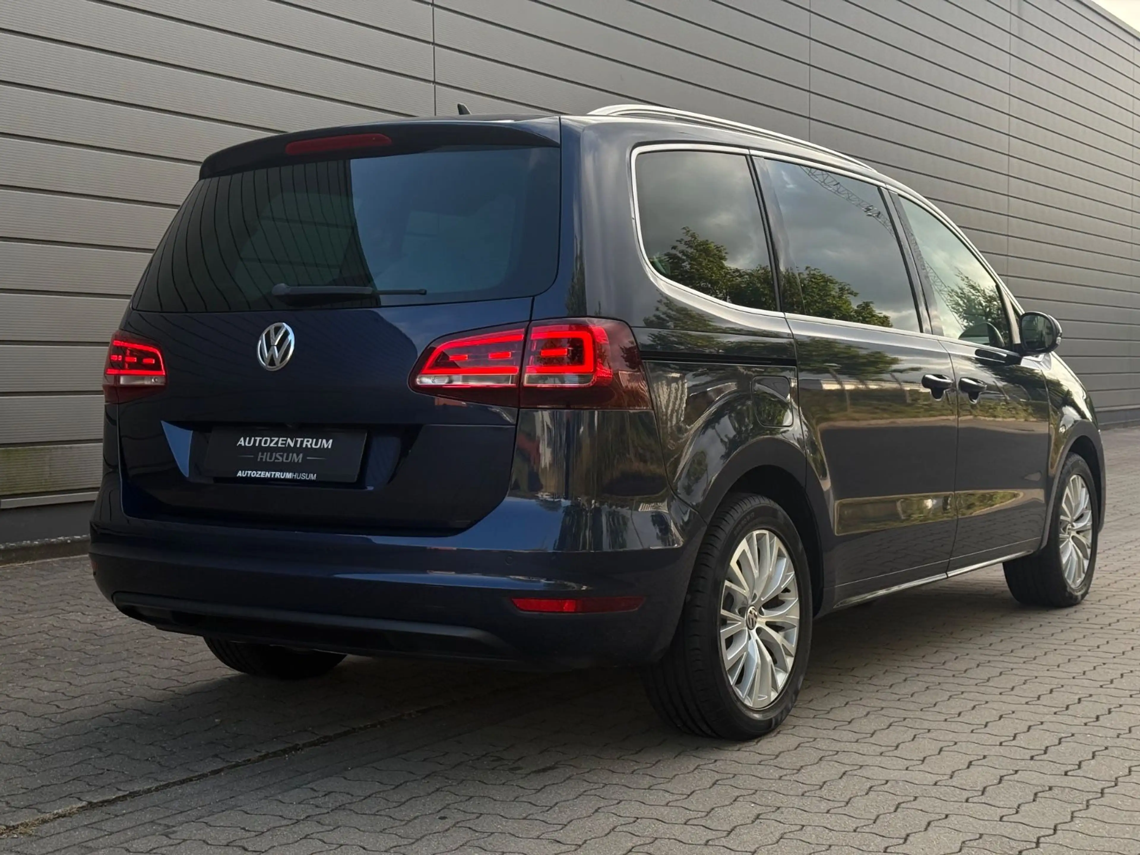 Volkswagen Sharan Highline *HU/AU*SHZ*SCHECKHEFT*PANO* — photo 10