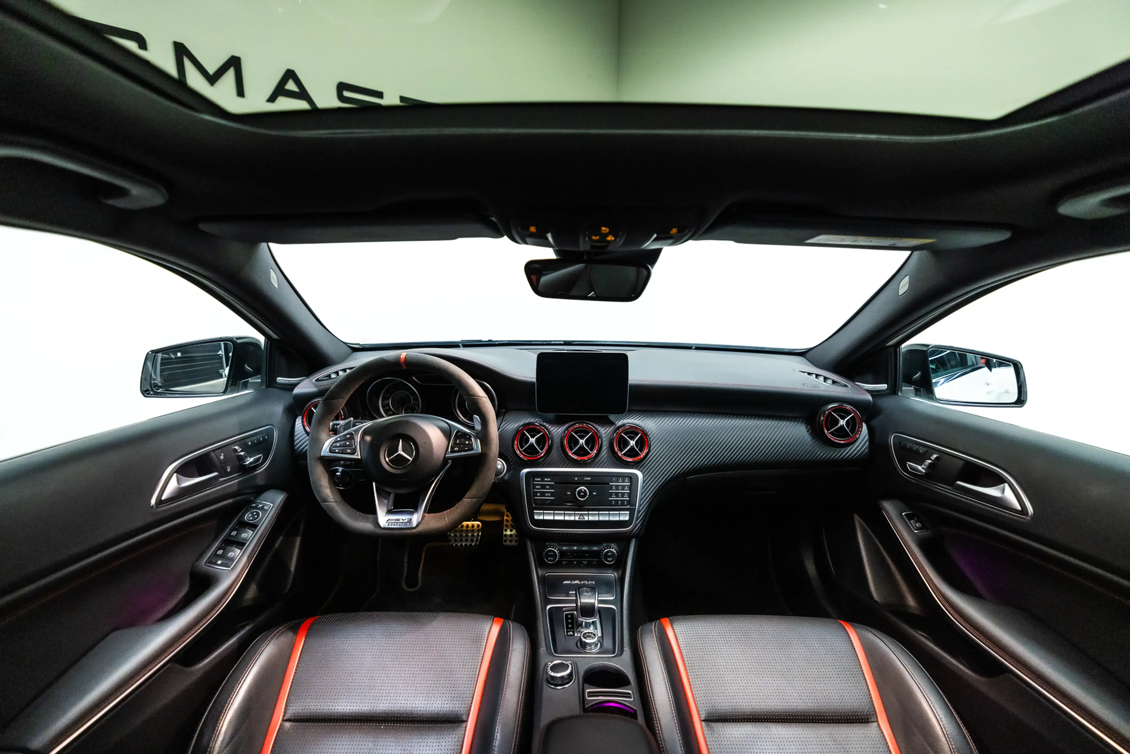 Mercedes-Benz A 45 AMG 4MATIC — photo 10