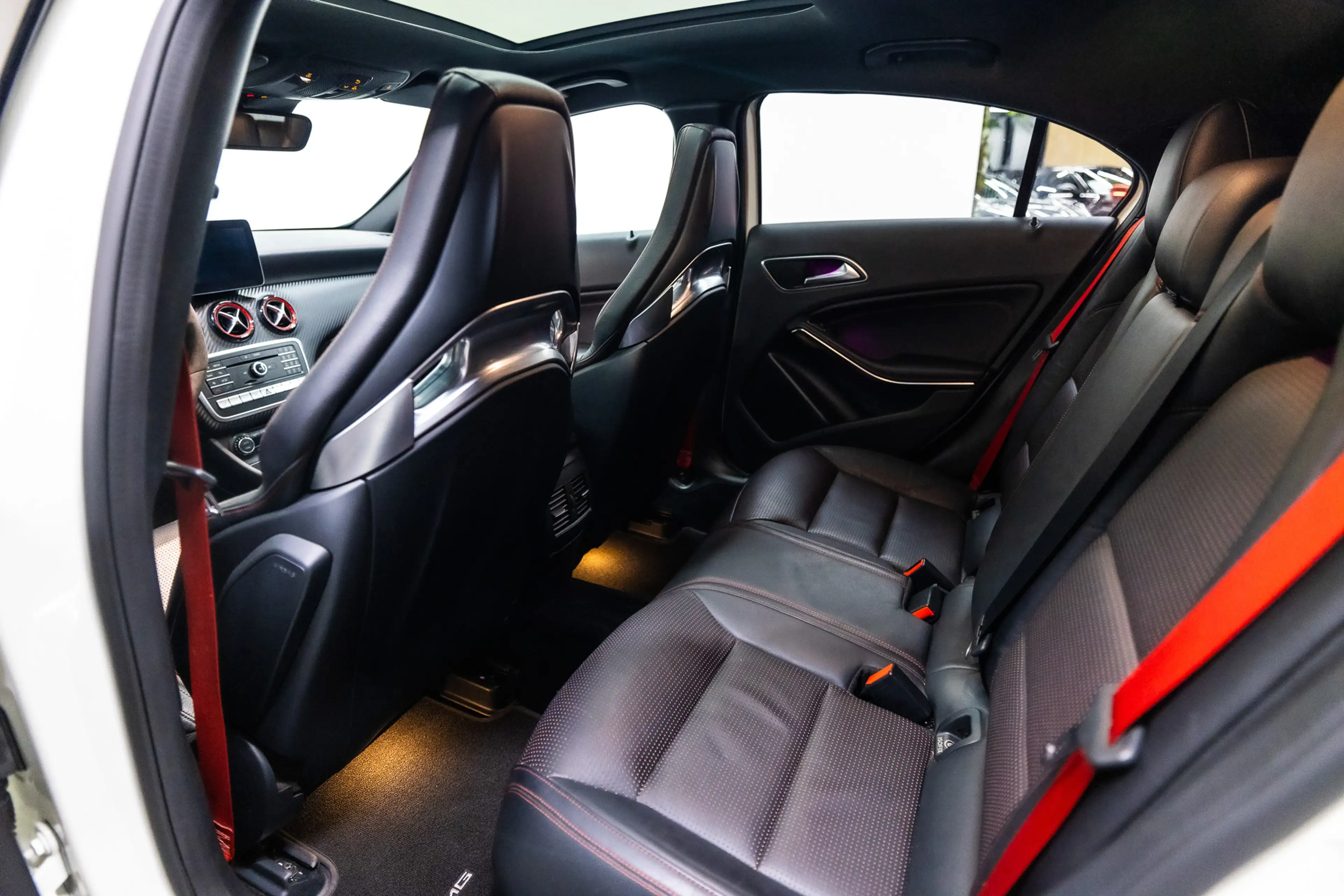 Mercedes-Benz A 45 AMG 4MATIC — photo 14
