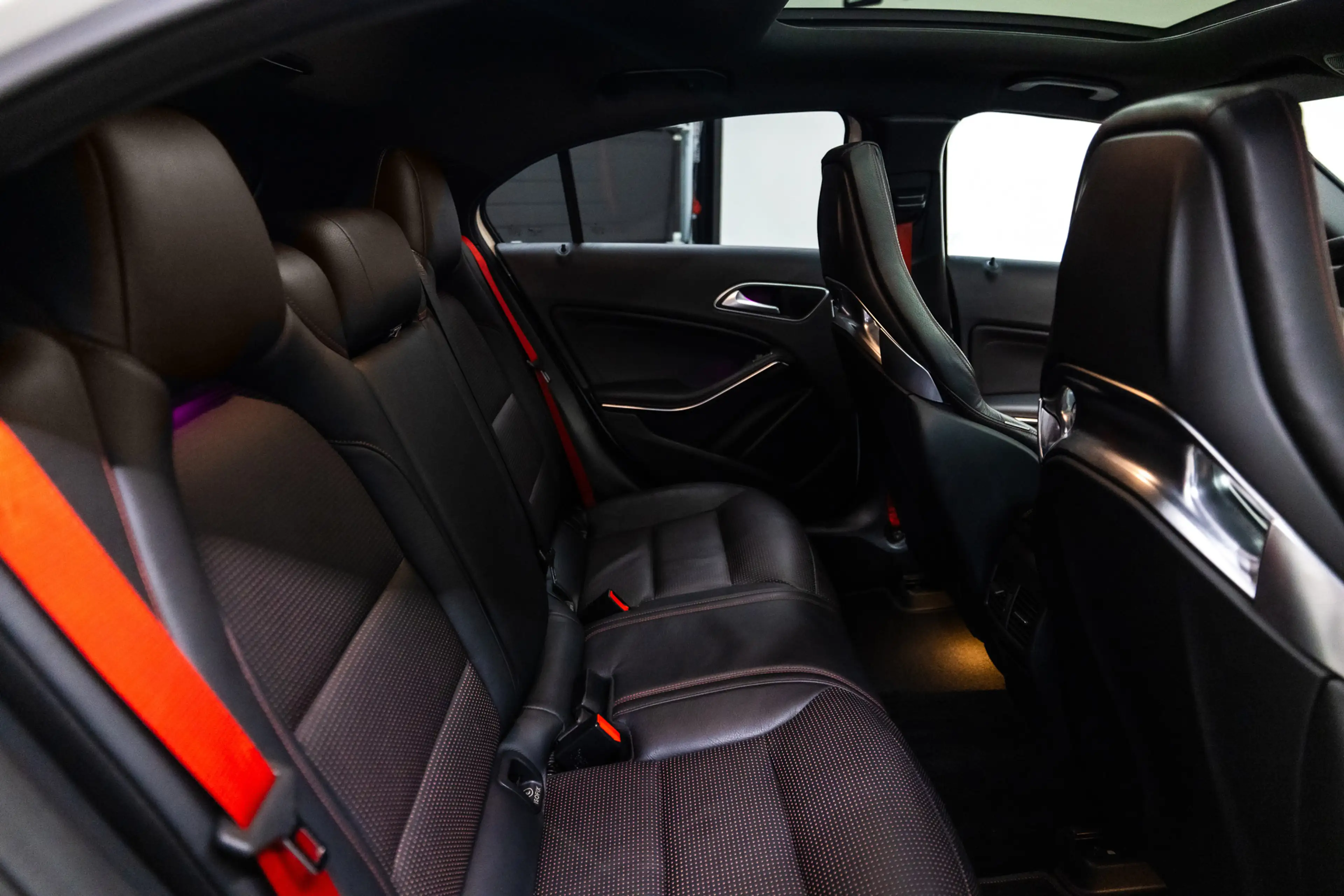 Mercedes-Benz A 45 AMG 4MATIC — photo 8