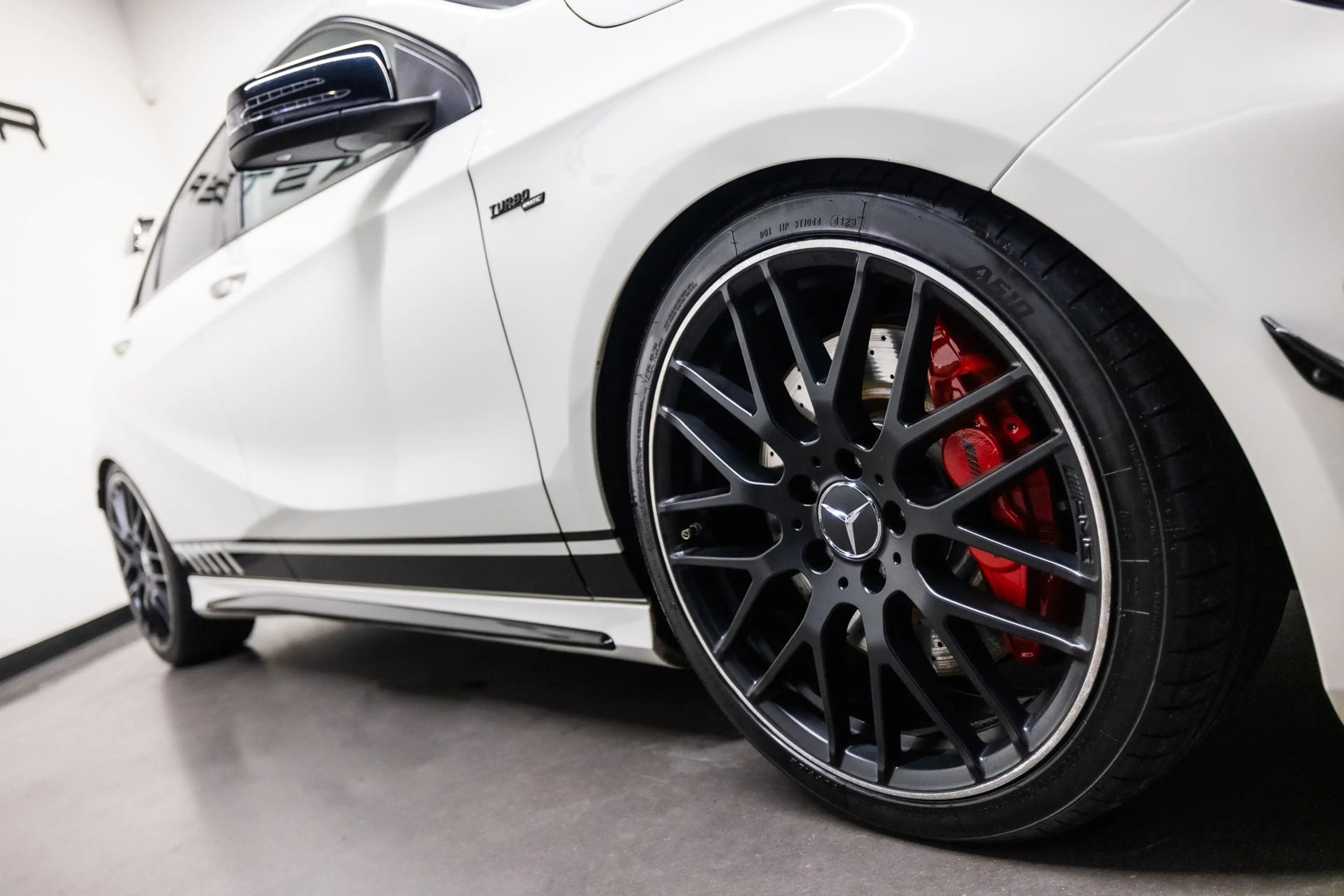 Mercedes-Benz A 45 AMG 4MATIC — photo 7