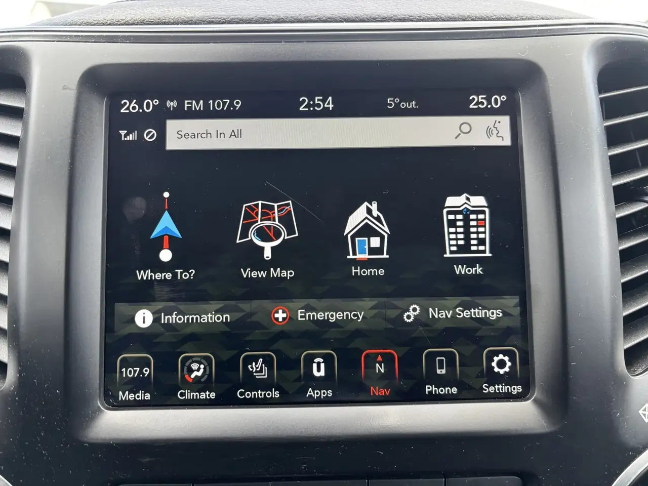 Jeep Cherokee снимка Jeep Cherokee