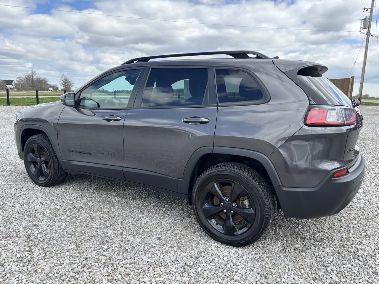 Jeep Cherokee снимка Jeep Cherokee