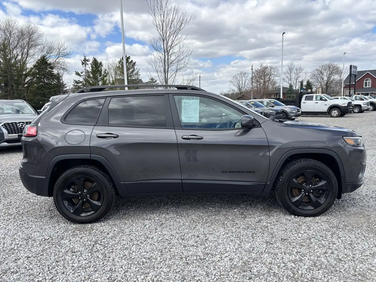 Jeep Cherokee снимка Jeep Cherokee