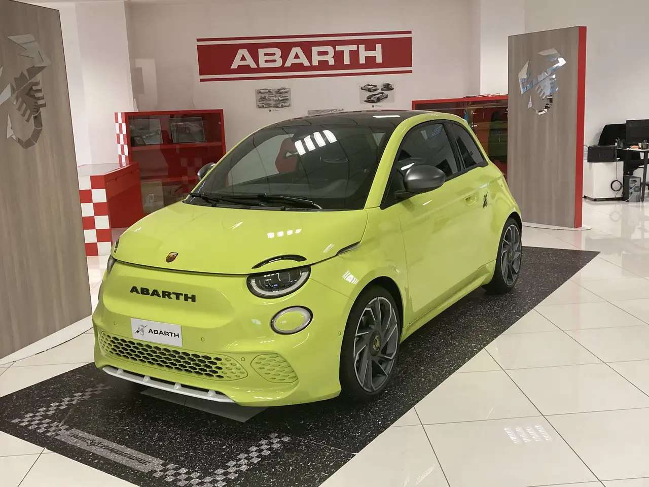 Abarth 500e 2023