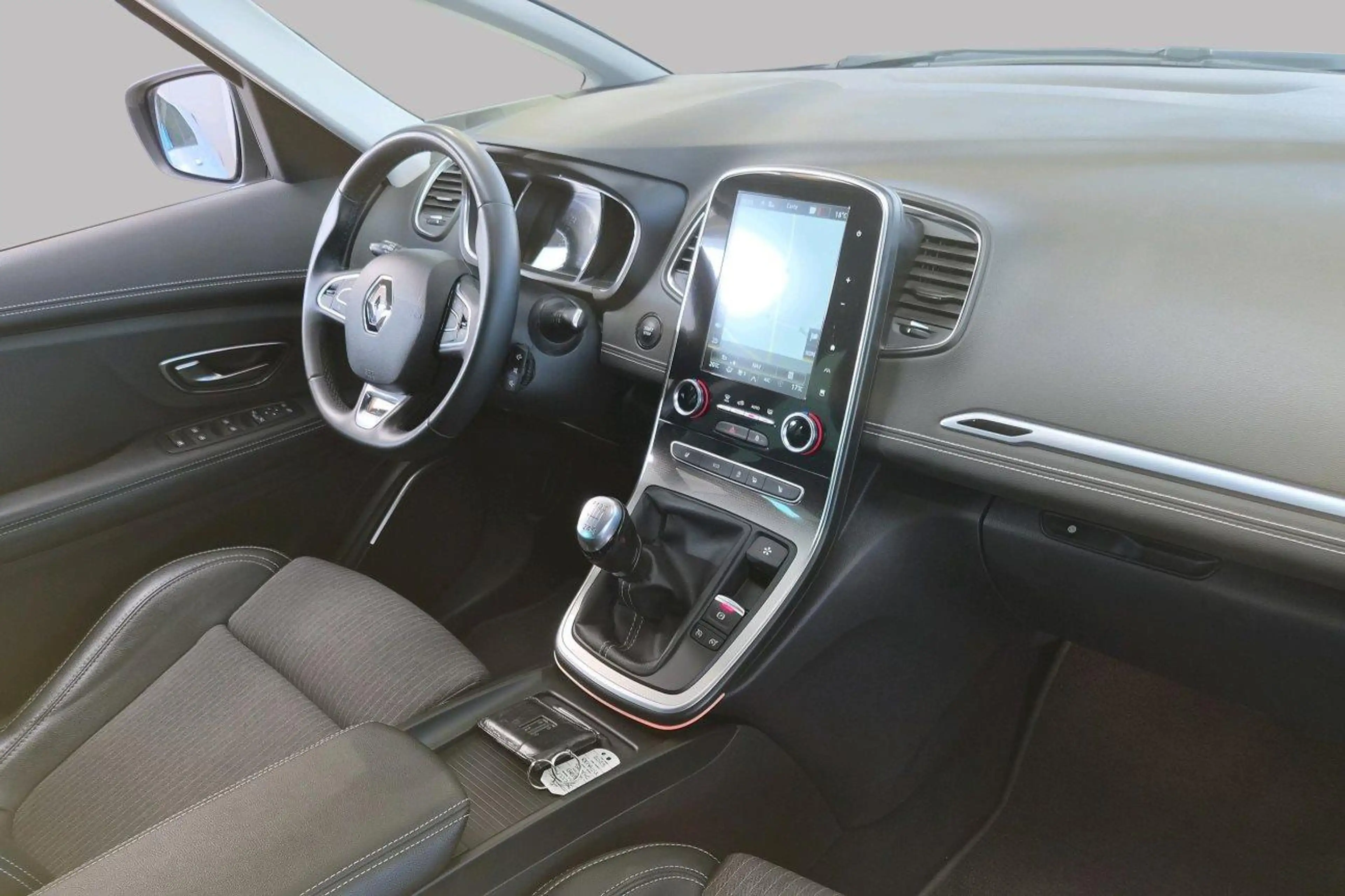 Renault Grand Scenic — photo 2