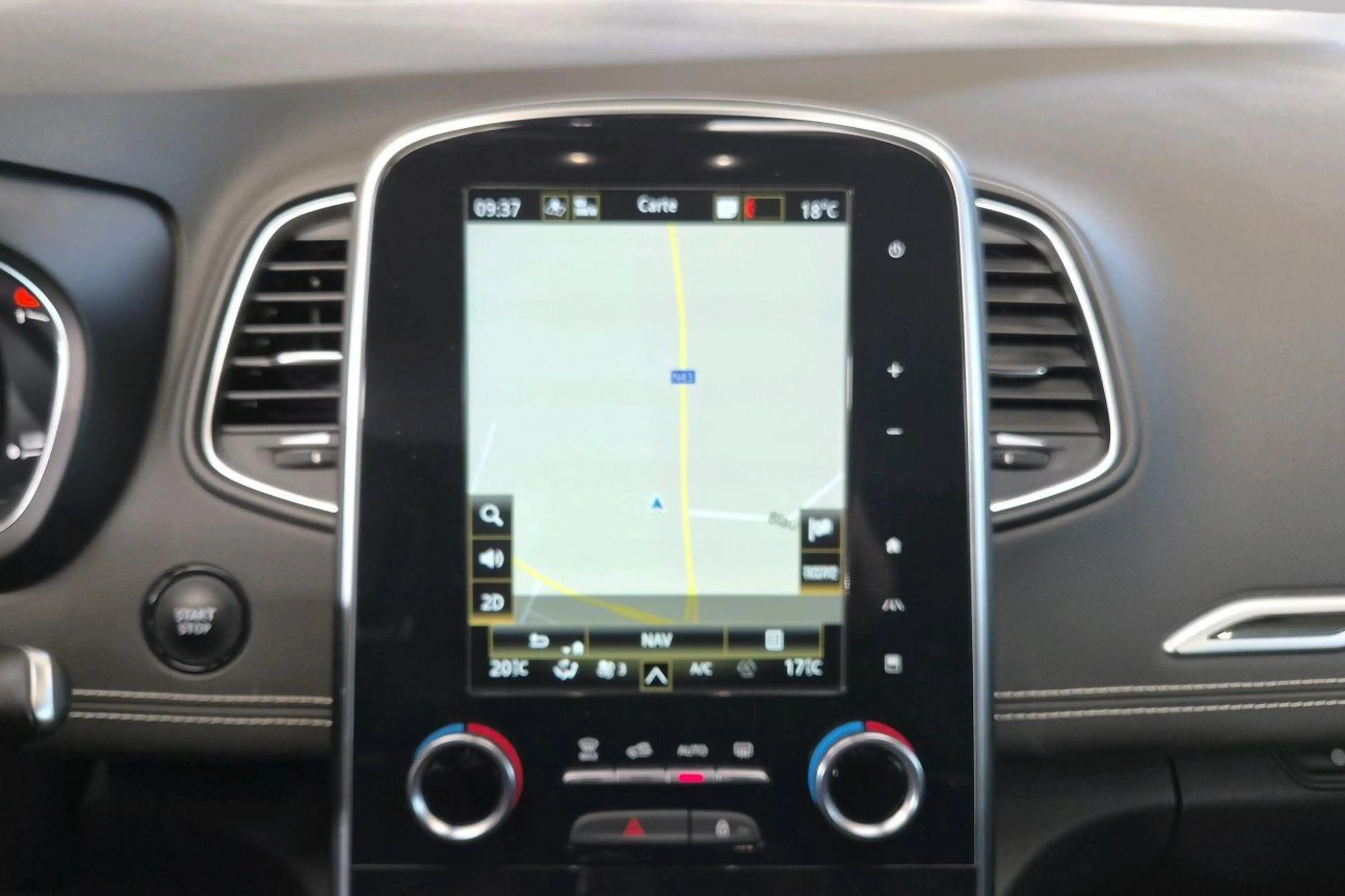 Renault Grand Scenic — photo 13