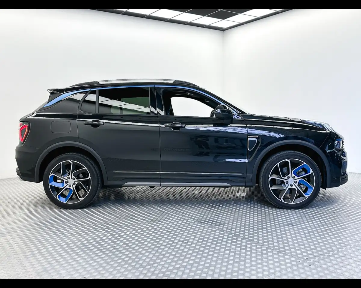 Lynk & Co 01 PHEV 3