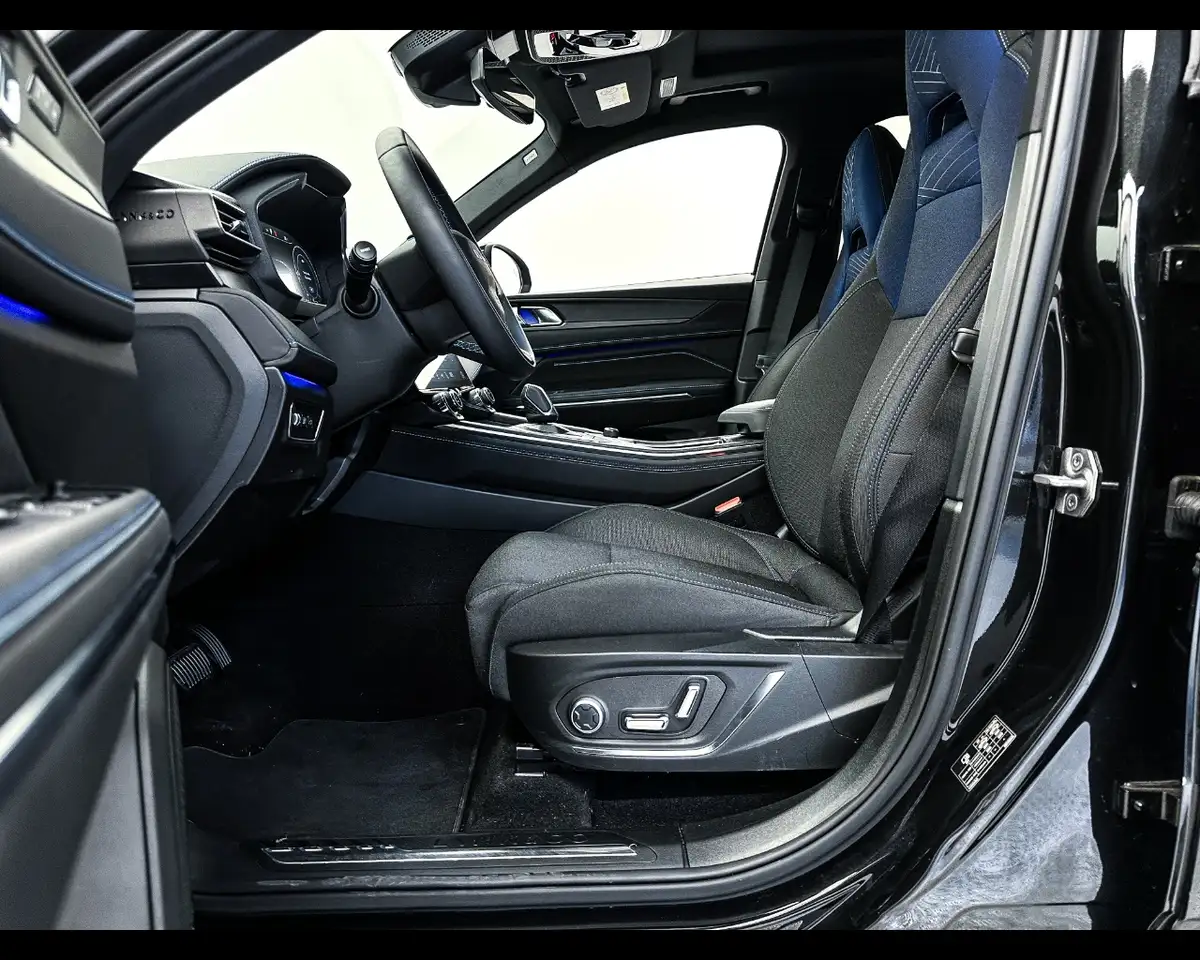 Lynk & Co 01 PHEV 6