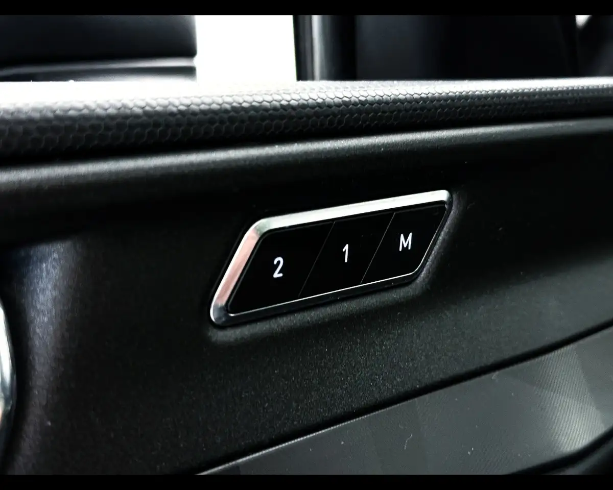 Lynk & Co 01 PHEV 24