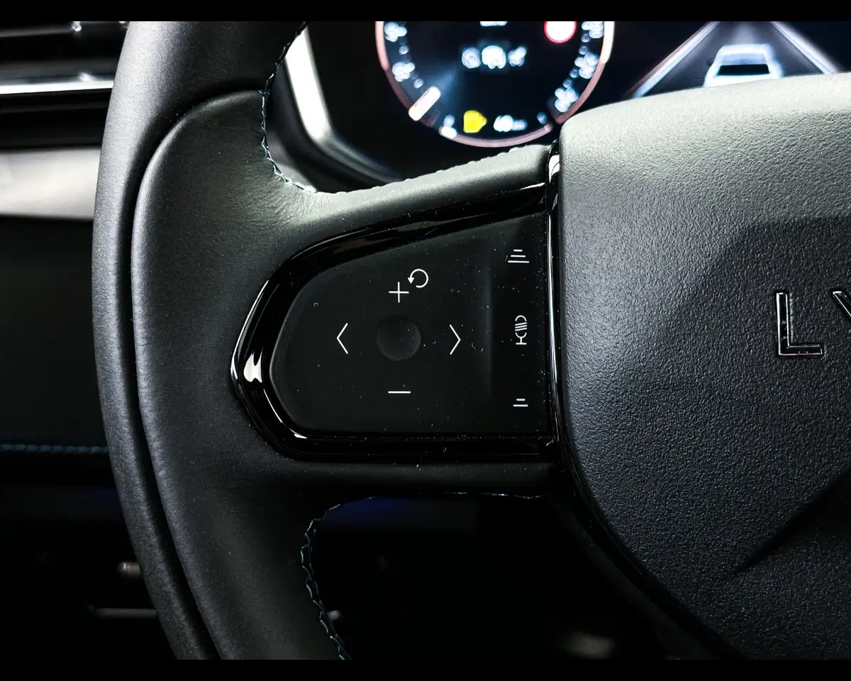 Lynk & Co 01 PHEV 20