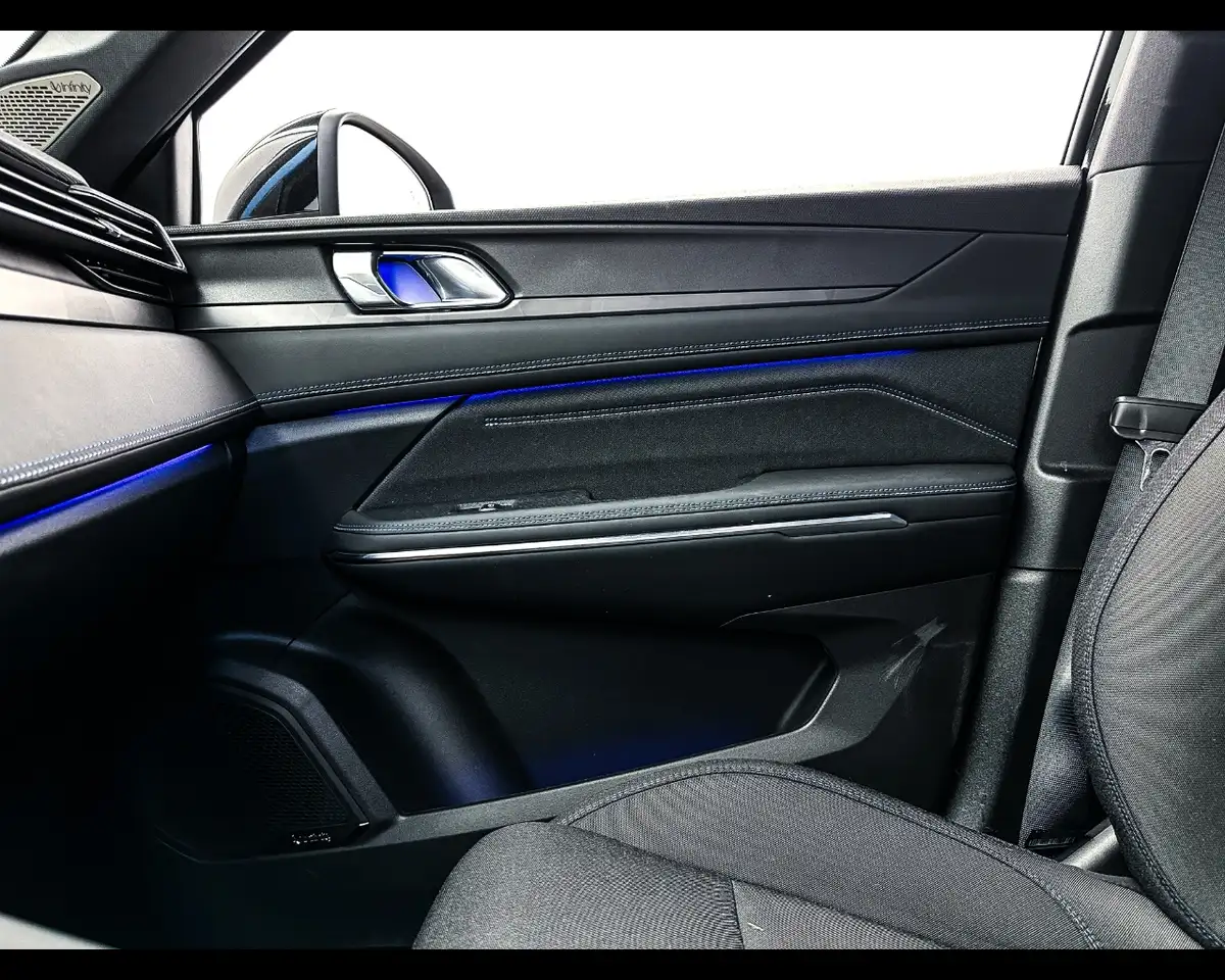 Lynk & Co 01 PHEV 14