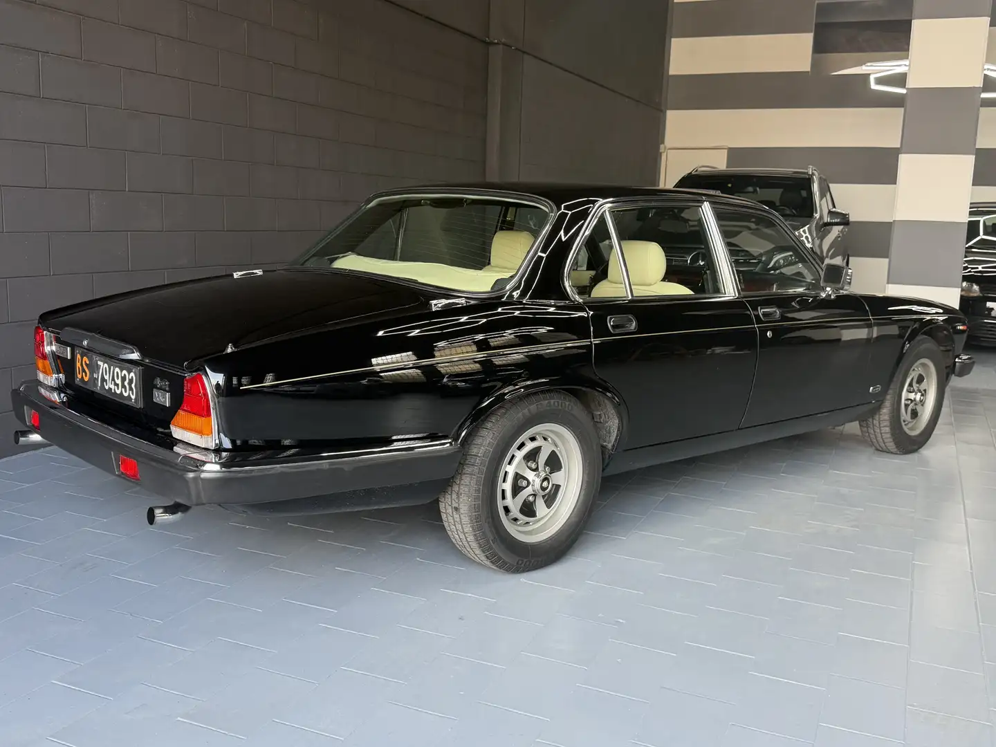 Jaguar XJ6 4.2 ASI CRS - 2