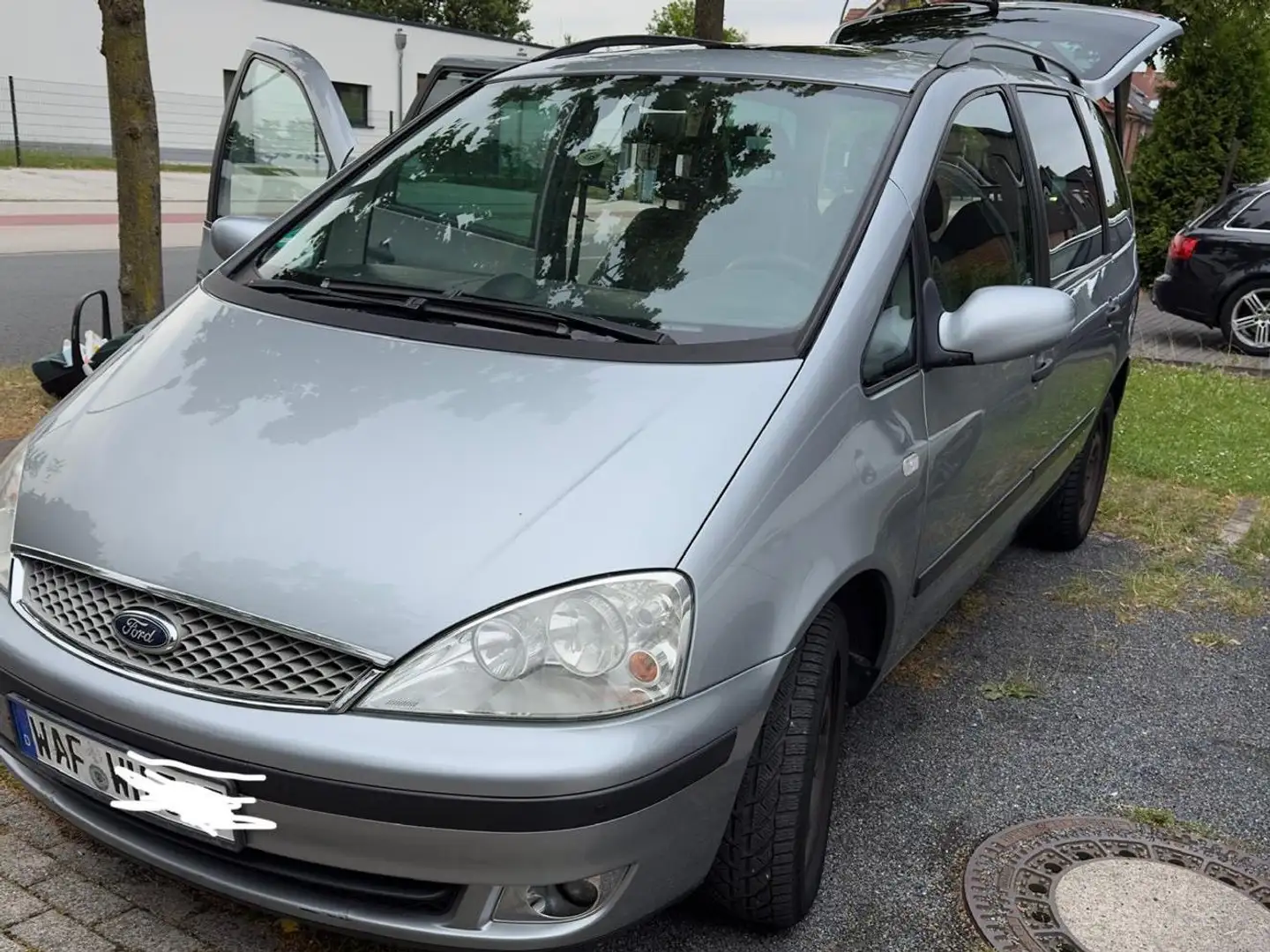 Ford Galaxy Galaxy TDI Grau - 1